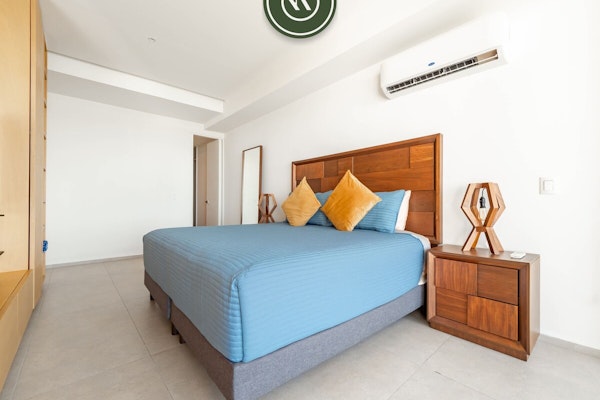 Oceanview 1 BR Condo - Private Beach - Pools