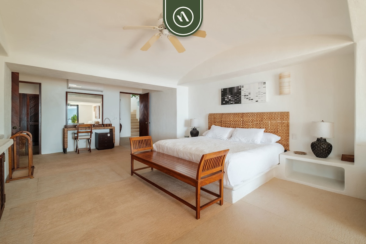 4 BR Penthouse - Breathtaking Views - Private Pool