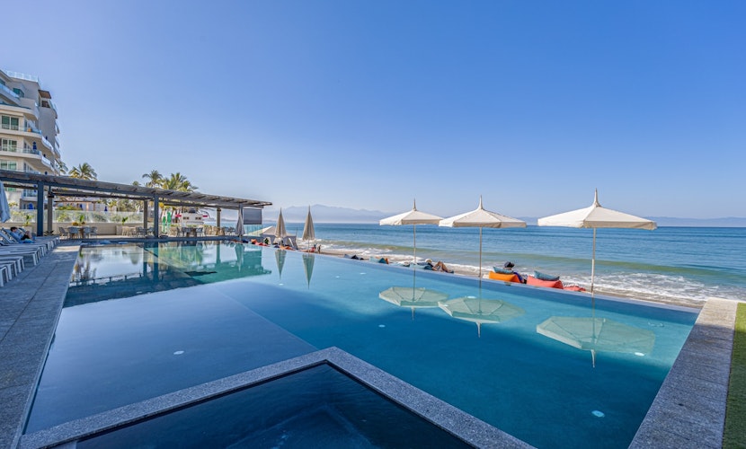 New Luxury 3 BR Condo Udara - Beach - Pool - SPA