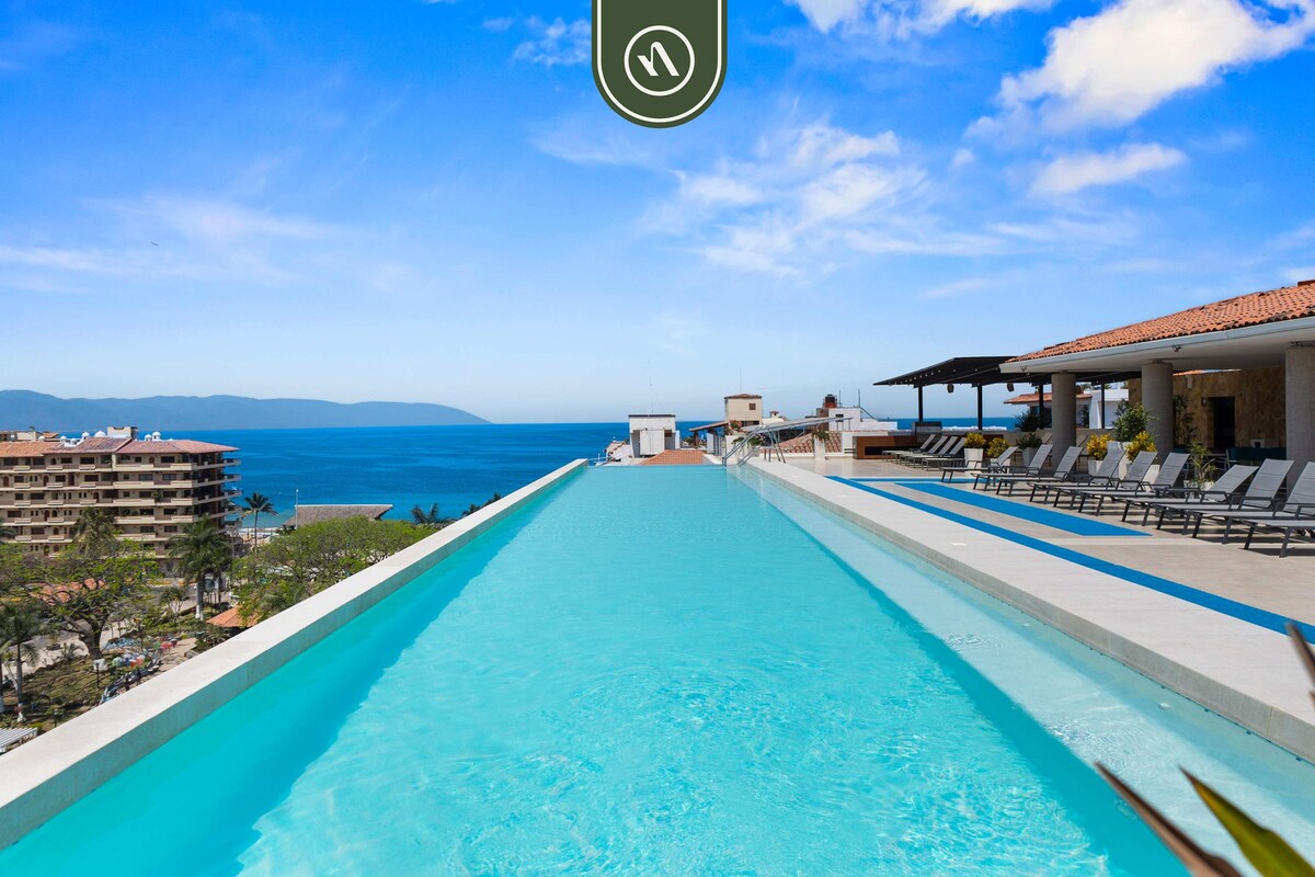 Beautiful 2 BR Condo Amazing Rooftop Pool - Gym