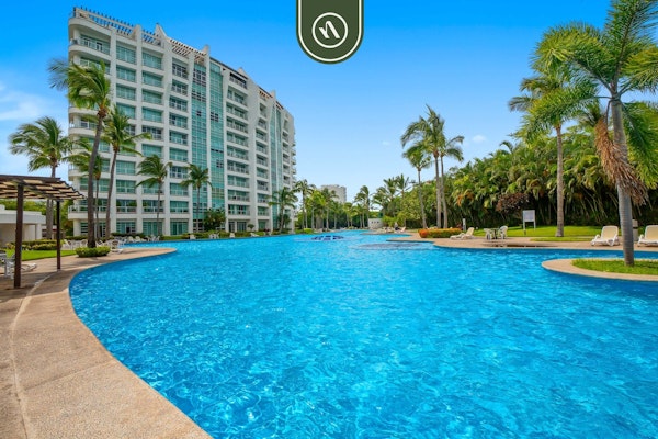 Stylish 2 BR Condo - Pools - Golf - Vidanta Membership