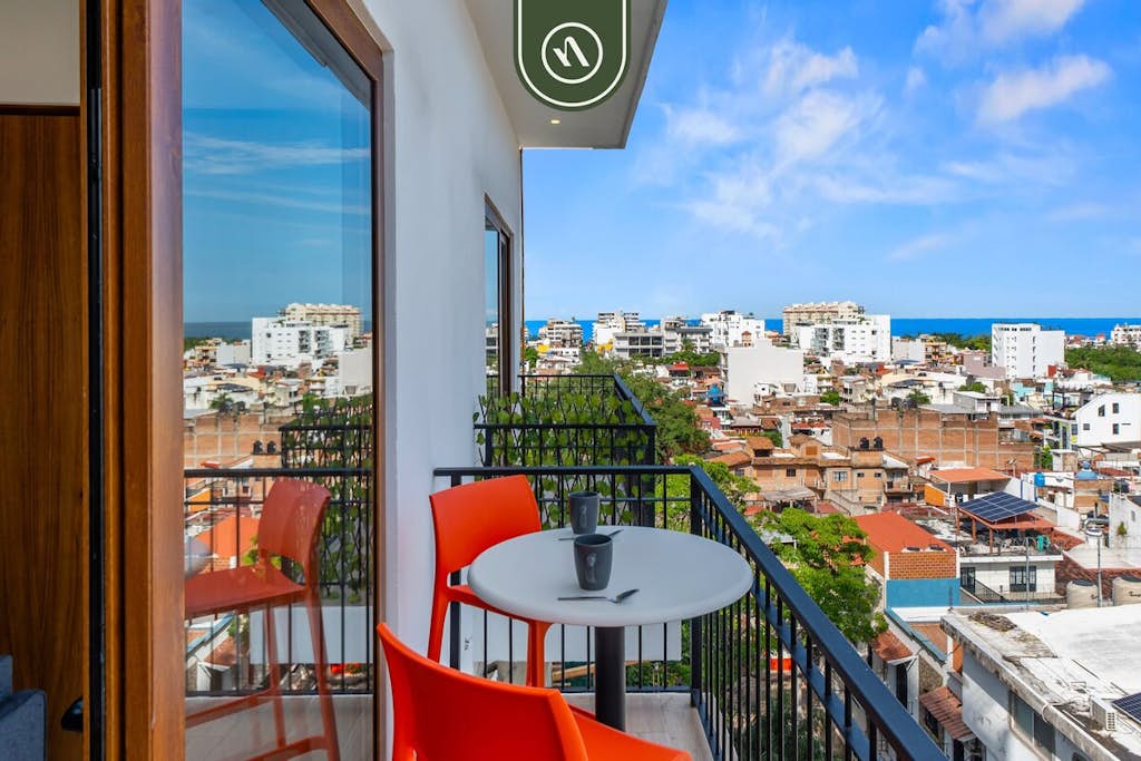 Brand New Condo - Rooftop Pool - Oceanview