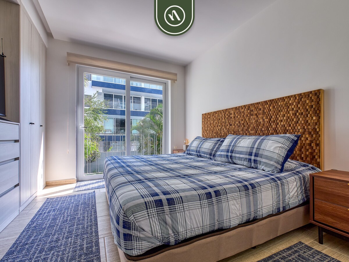 New 1 BR Condo - Oceanview Pool - 2 min to Beach