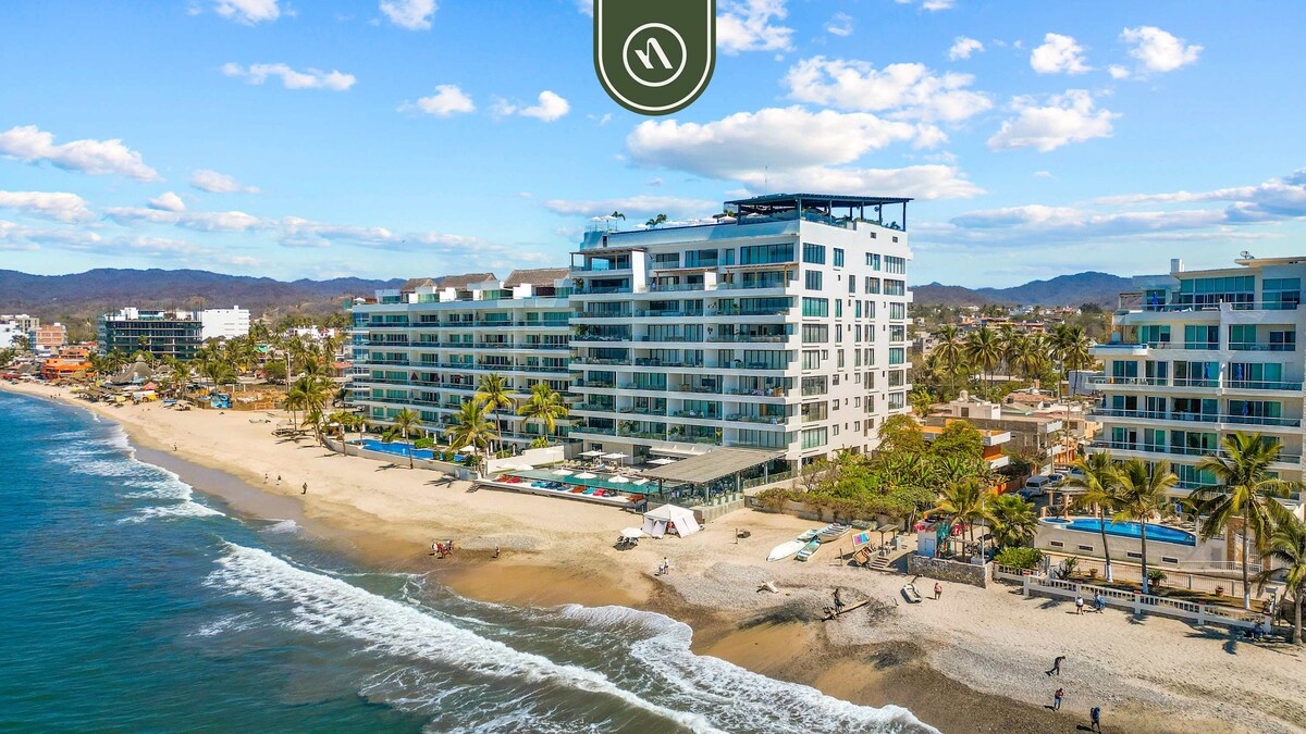 Luxury 2 BR Condo with Dream Pools - Beach - Art