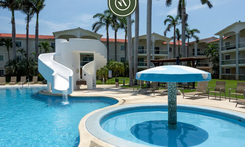 2BR Condo in Acapulco with Private Patio - Pool