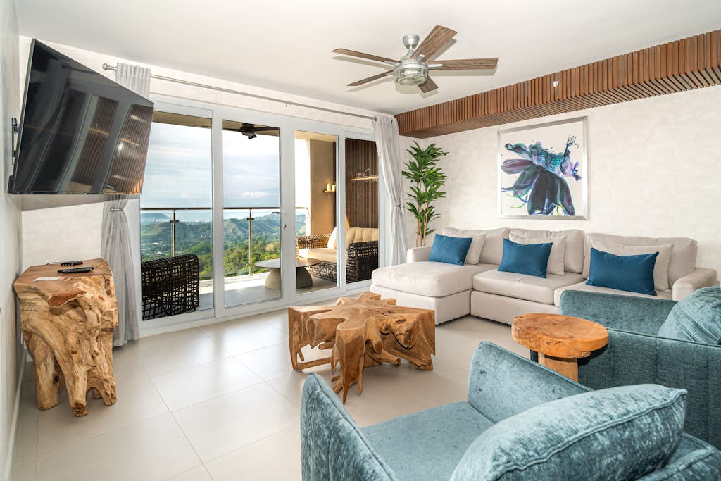 CASAGO BRAND NEW RENTAL-Luxury Retreat with Breathtaking Views