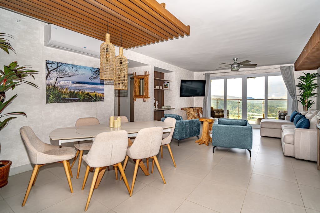 CASAGO BRAND NEW RENTAL-Luxury Retreat with Breathtaking Views