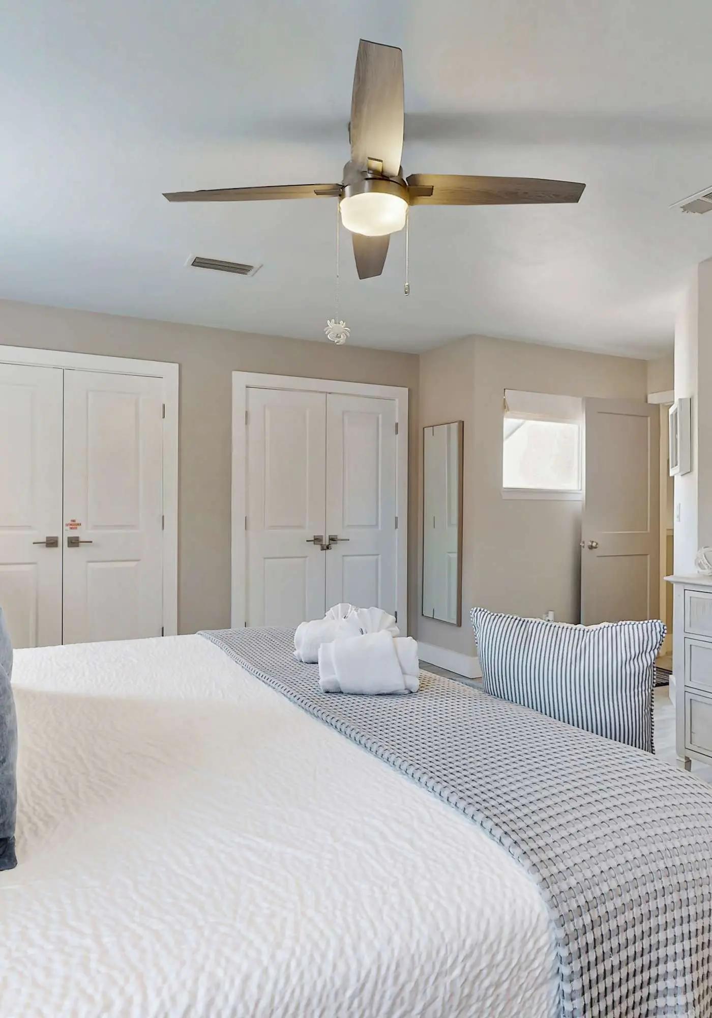 Private beach access, tennis retreat, 8 guests