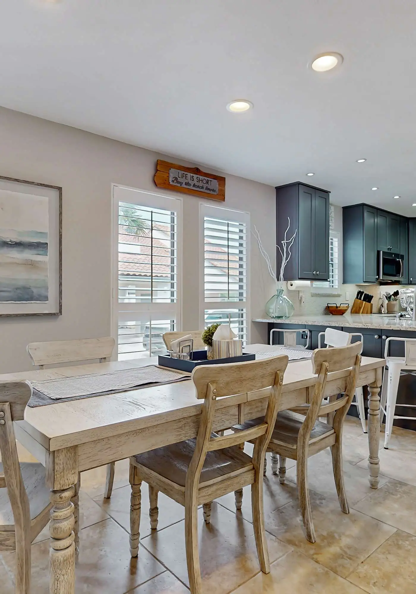 Private beach access, tennis retreat, 8 guests