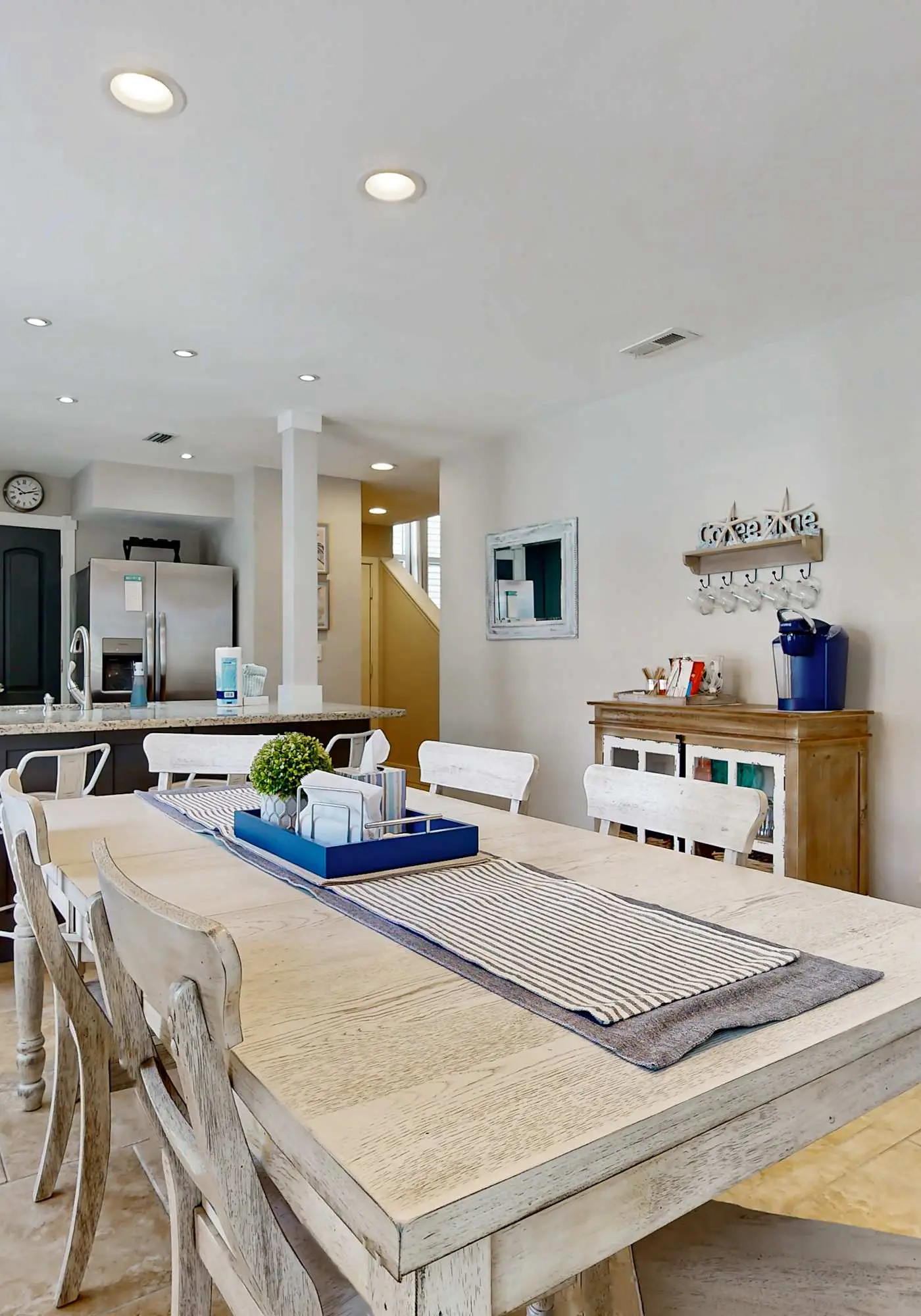 Private beach access, tennis retreat, 8 guests