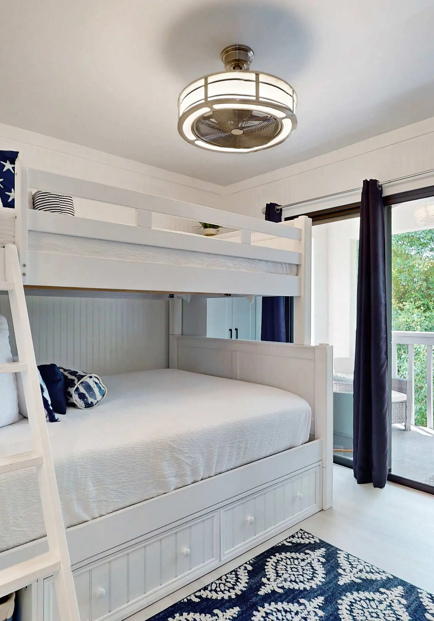 Private beach access, tennis retreat, 8 guests