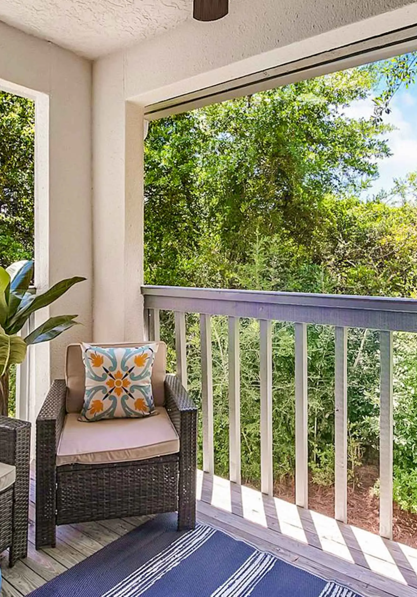 Private beach access, tennis retreat, 8 guests