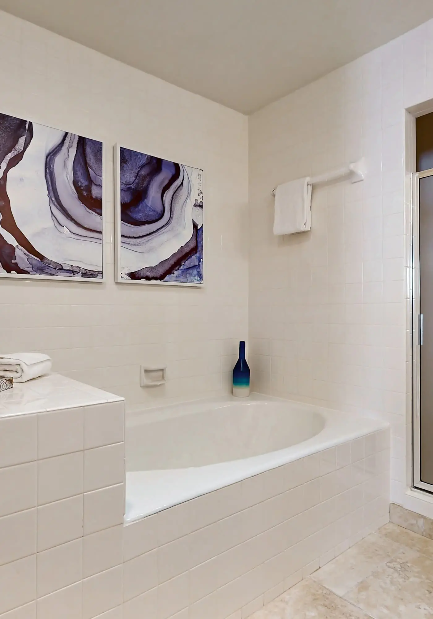 Private beach access, tennis retreat, 8 guests