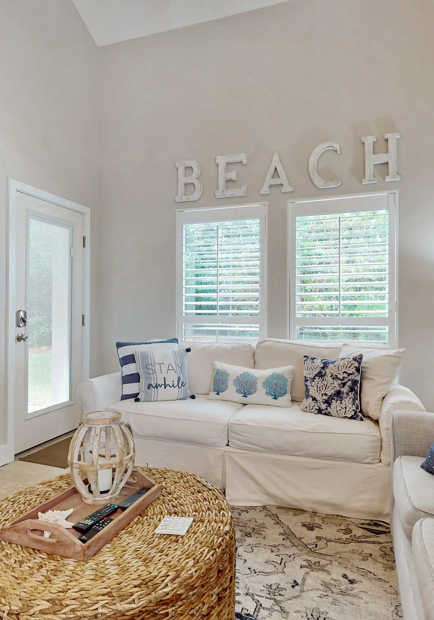 Private beach access, tennis retreat, 8 guests