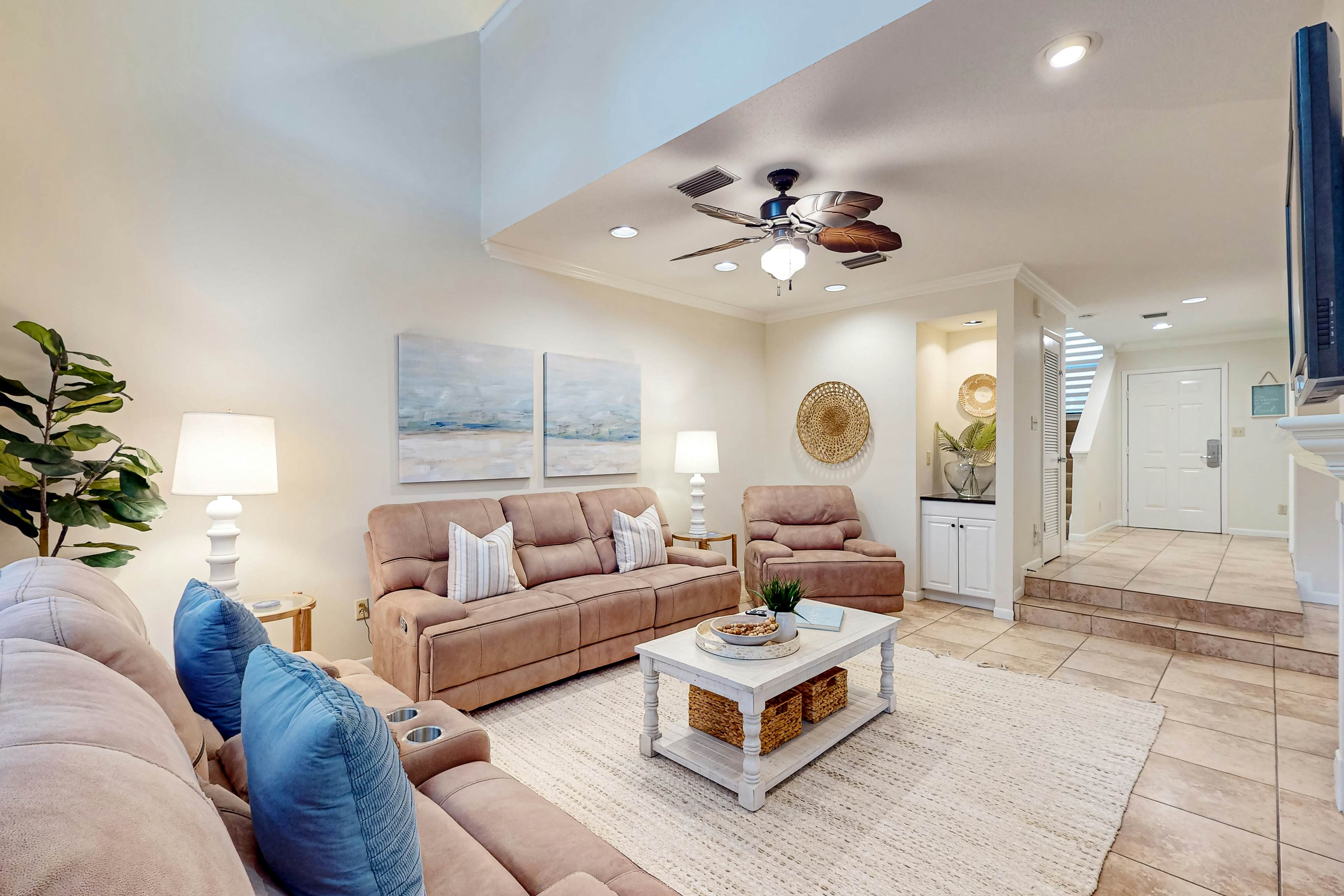 Spacious Resort Condo with Hot Tub and Tennis