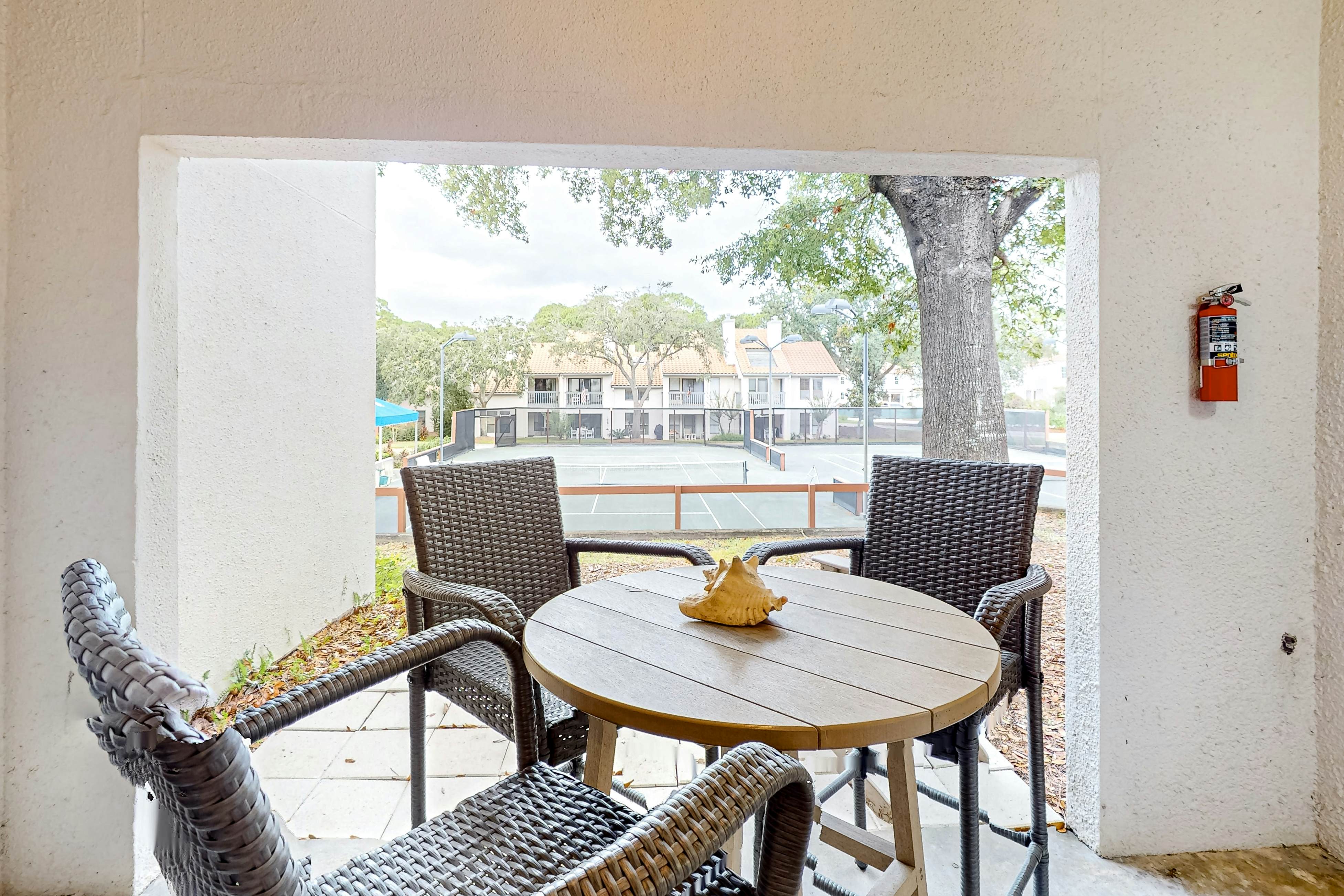 Spacious Resort Condo with Hot Tub and Tennis