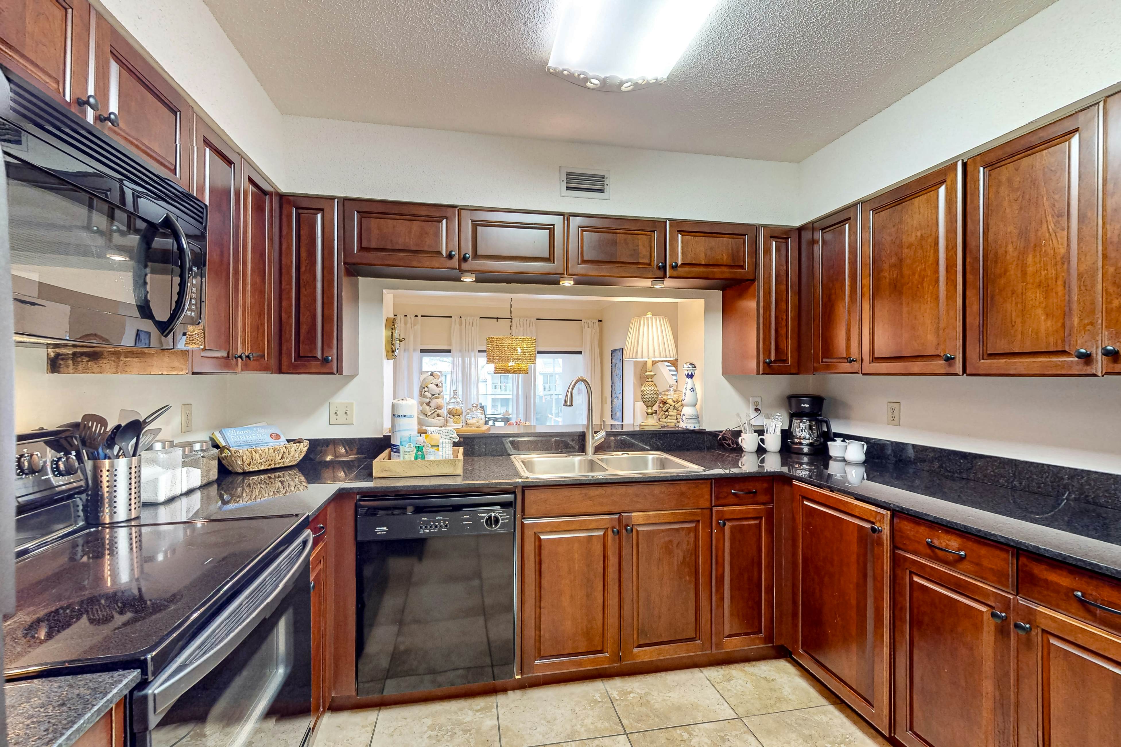 Spacious Resort Condo with Hot Tub and Tennis