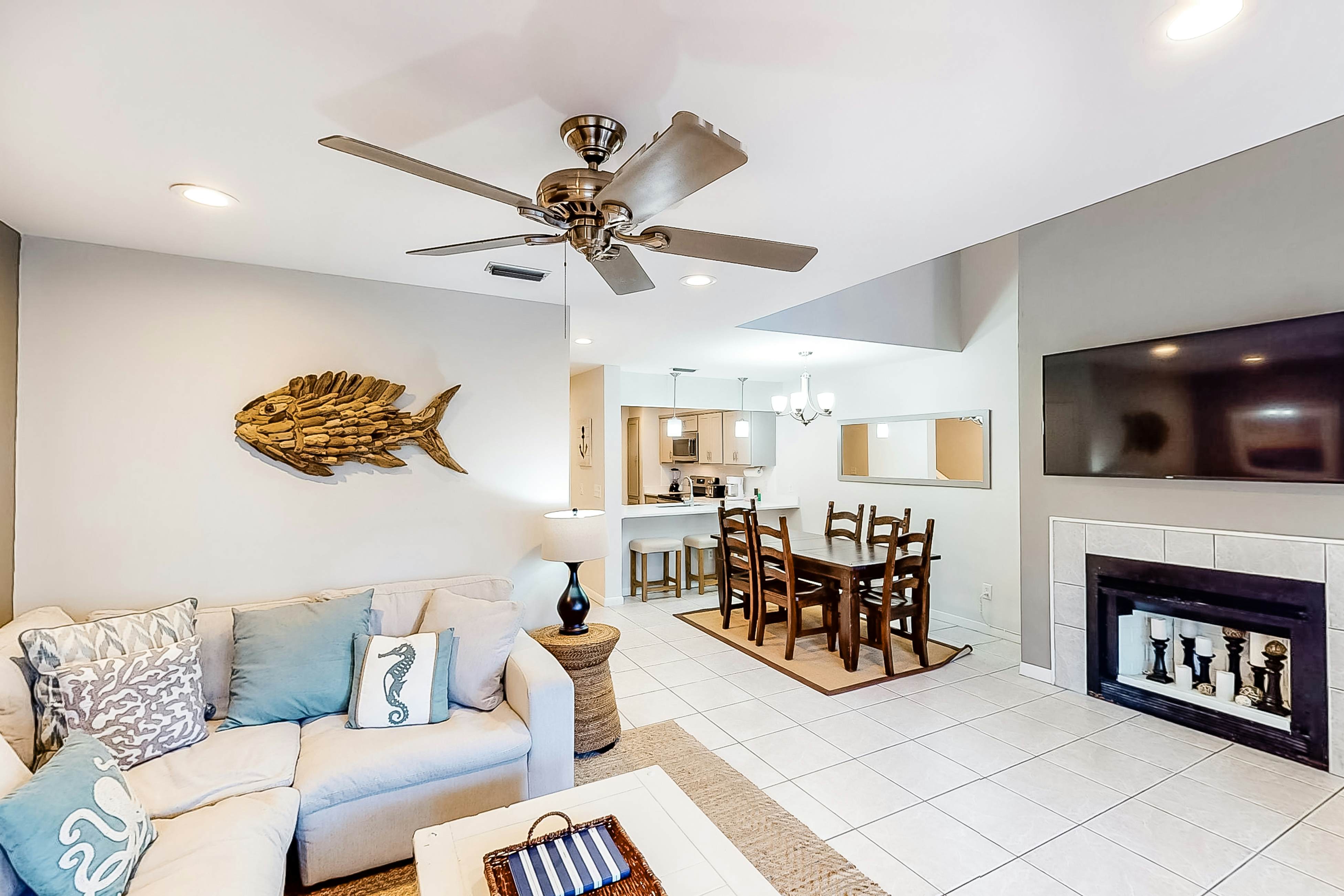 Family-Friendly Condo with Pools and Hot Tub