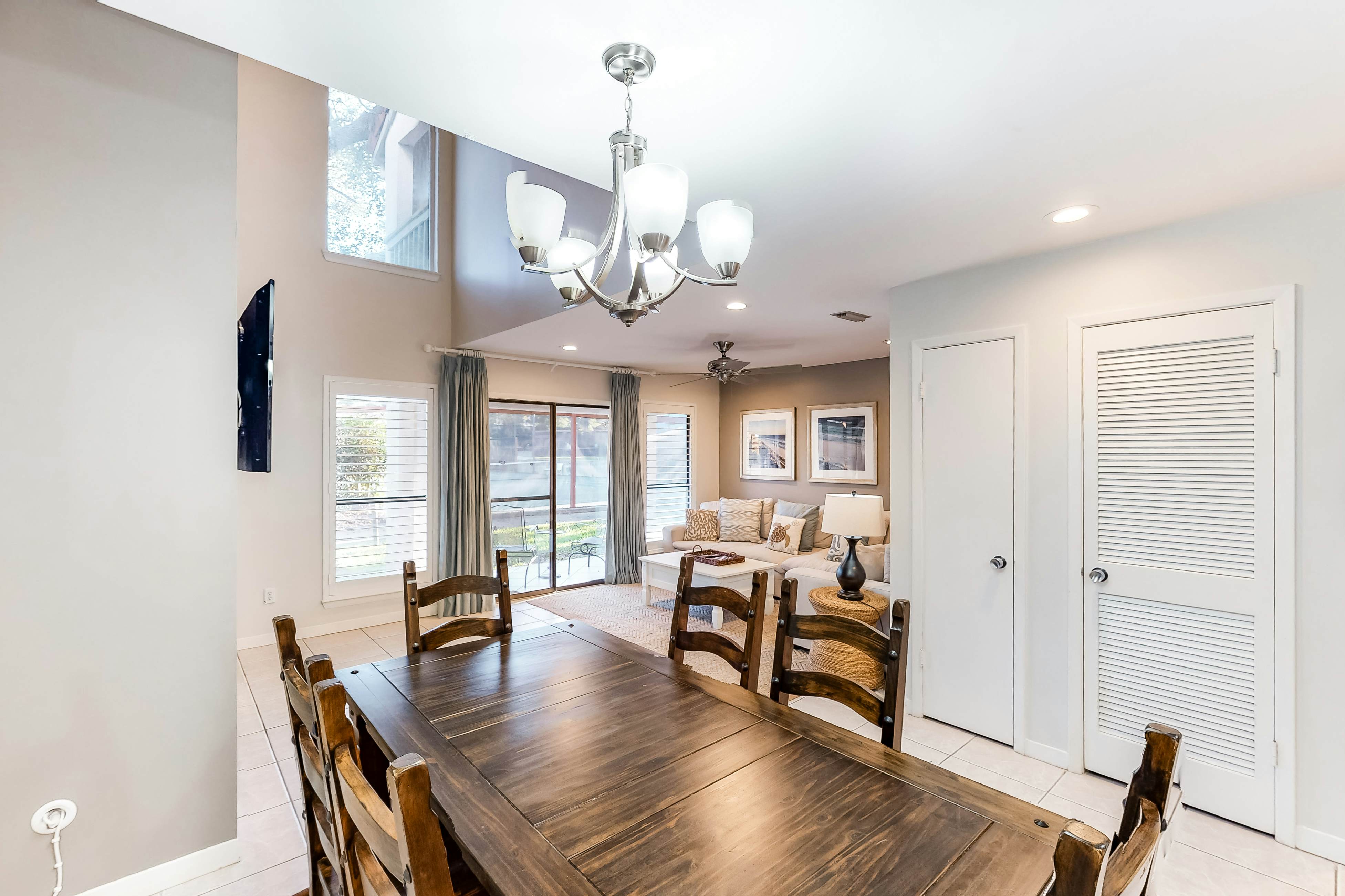 Family-Friendly Condo with Pools and Hot Tub