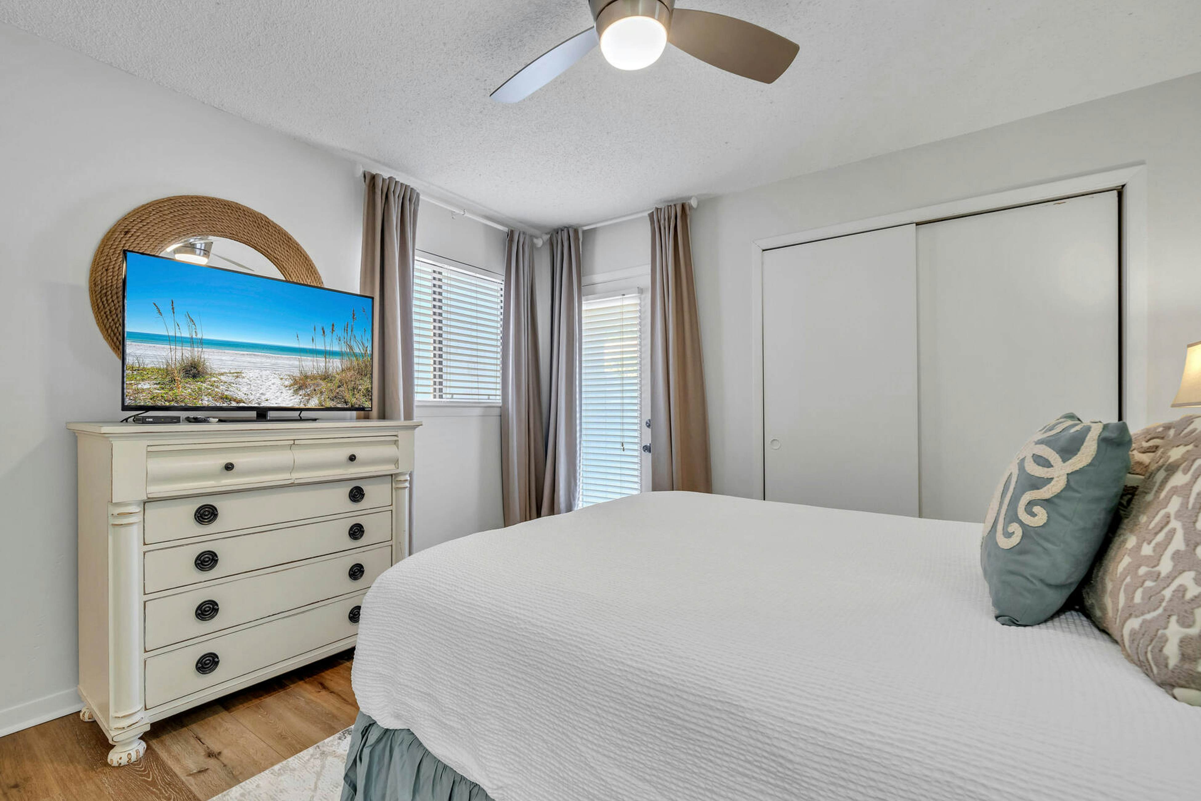 Family-Friendly Condo with Pools and Hot Tub