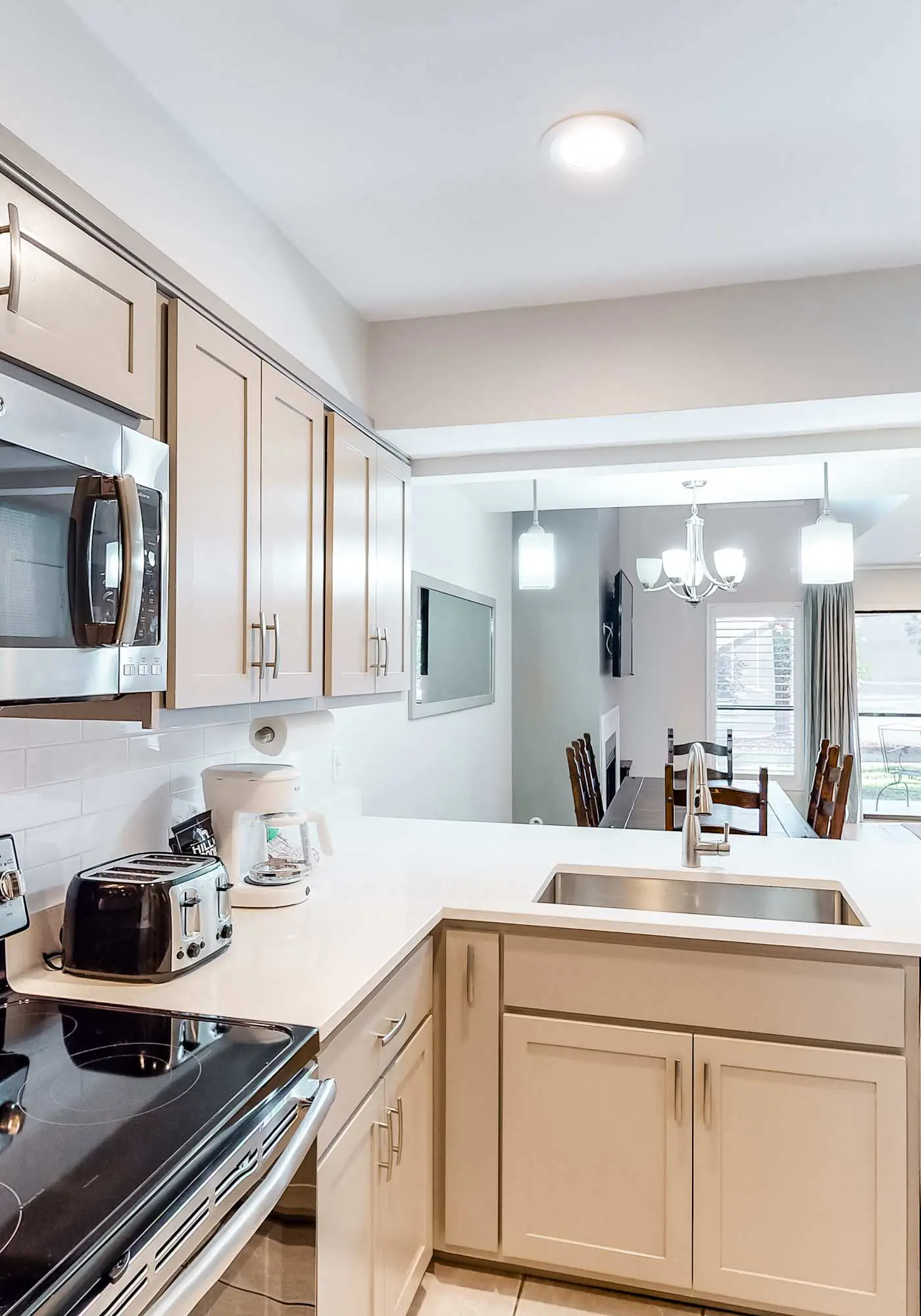 Exclusive 2BR condo w/ pools & hot tub