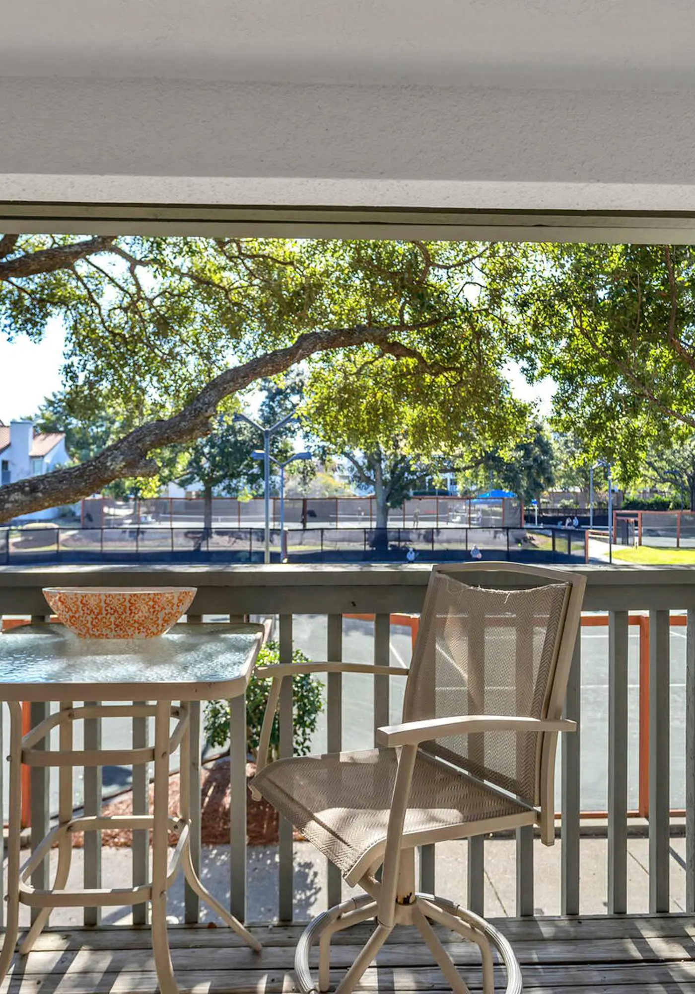 Exclusive 2BR condo w/ pools & hot tub