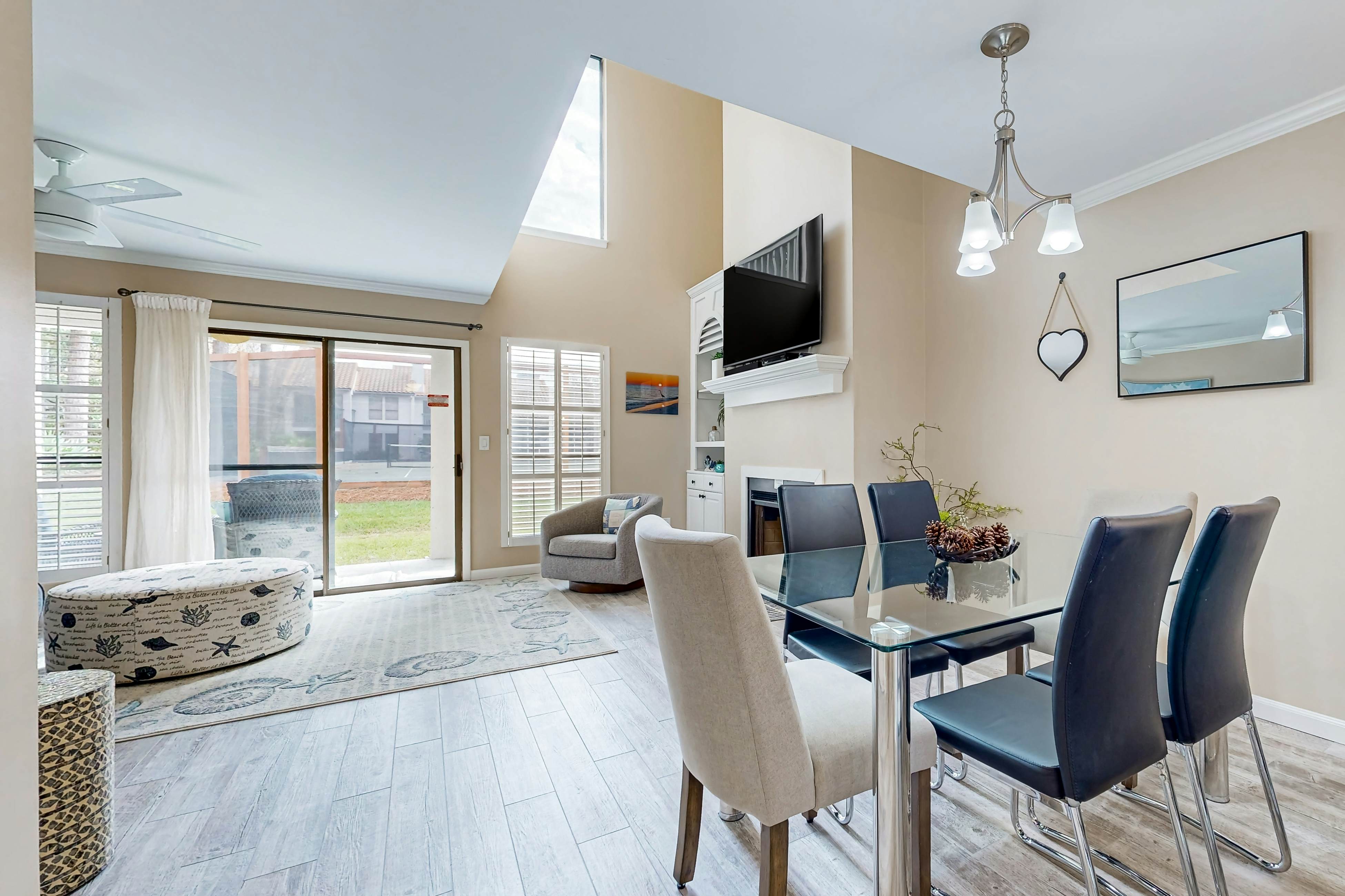 Tennis Village Condo with Pools Hot Tub and Beach Tram