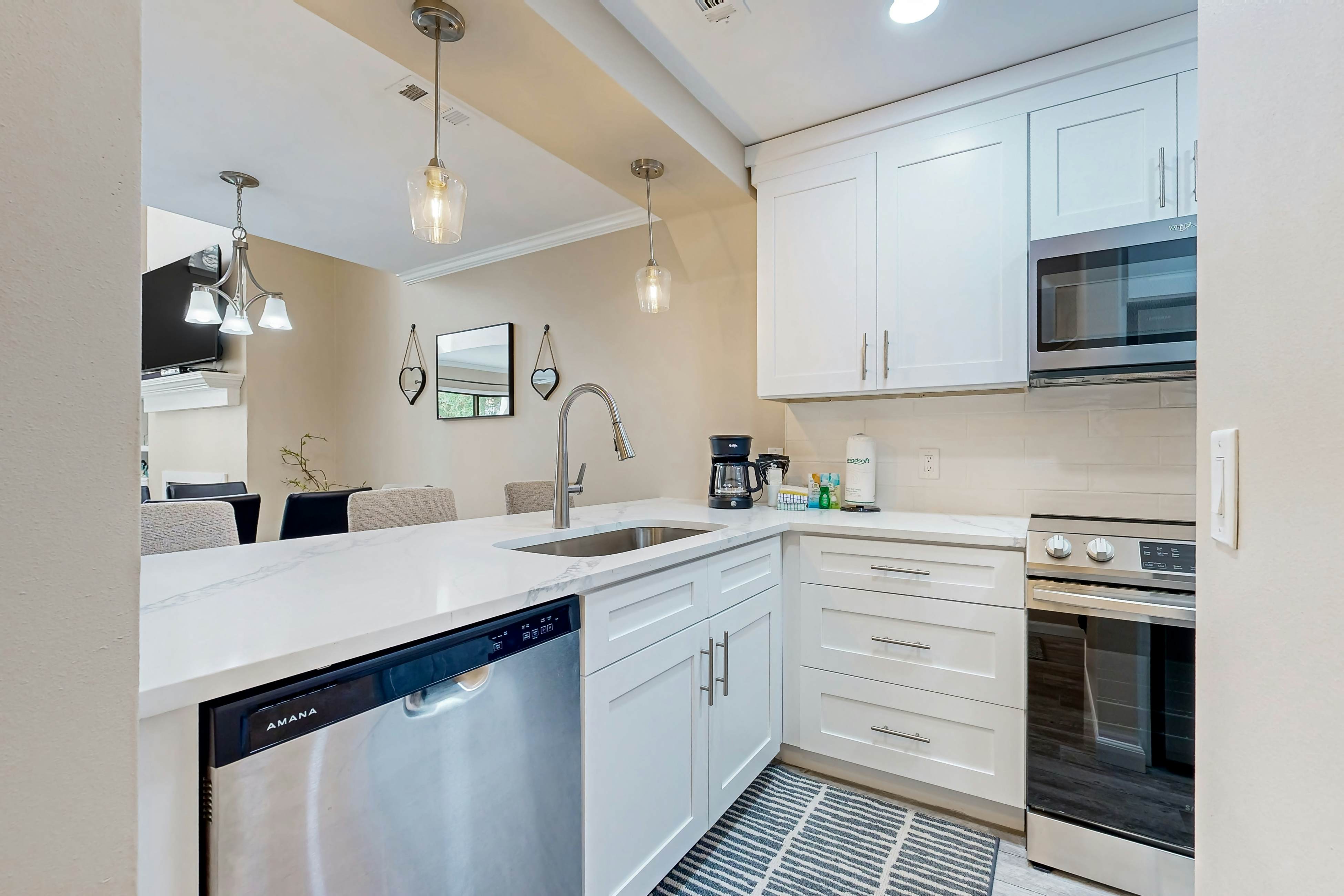 Tennis Village Condo with Pools Hot Tub and Beach Tram