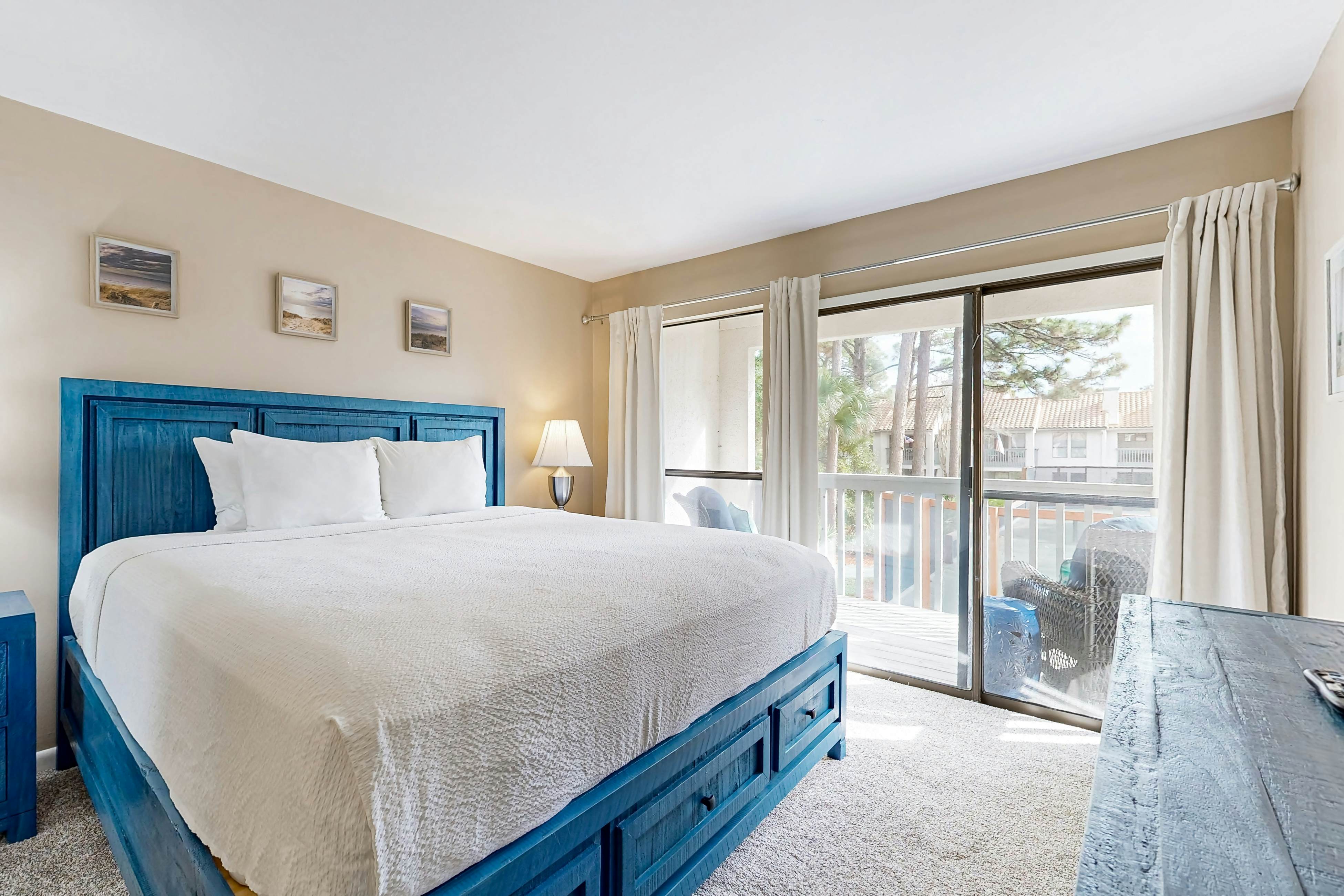 Tennis Village Condo with Pools Hot Tub and Beach Tram