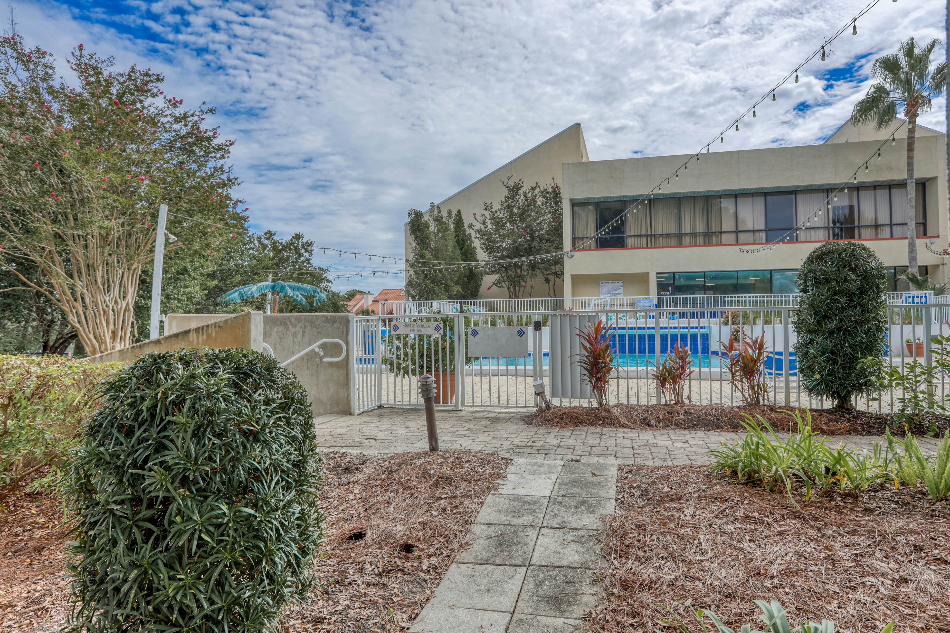 Tennis Village Condo with Pools Hot Tub and Beach Tram