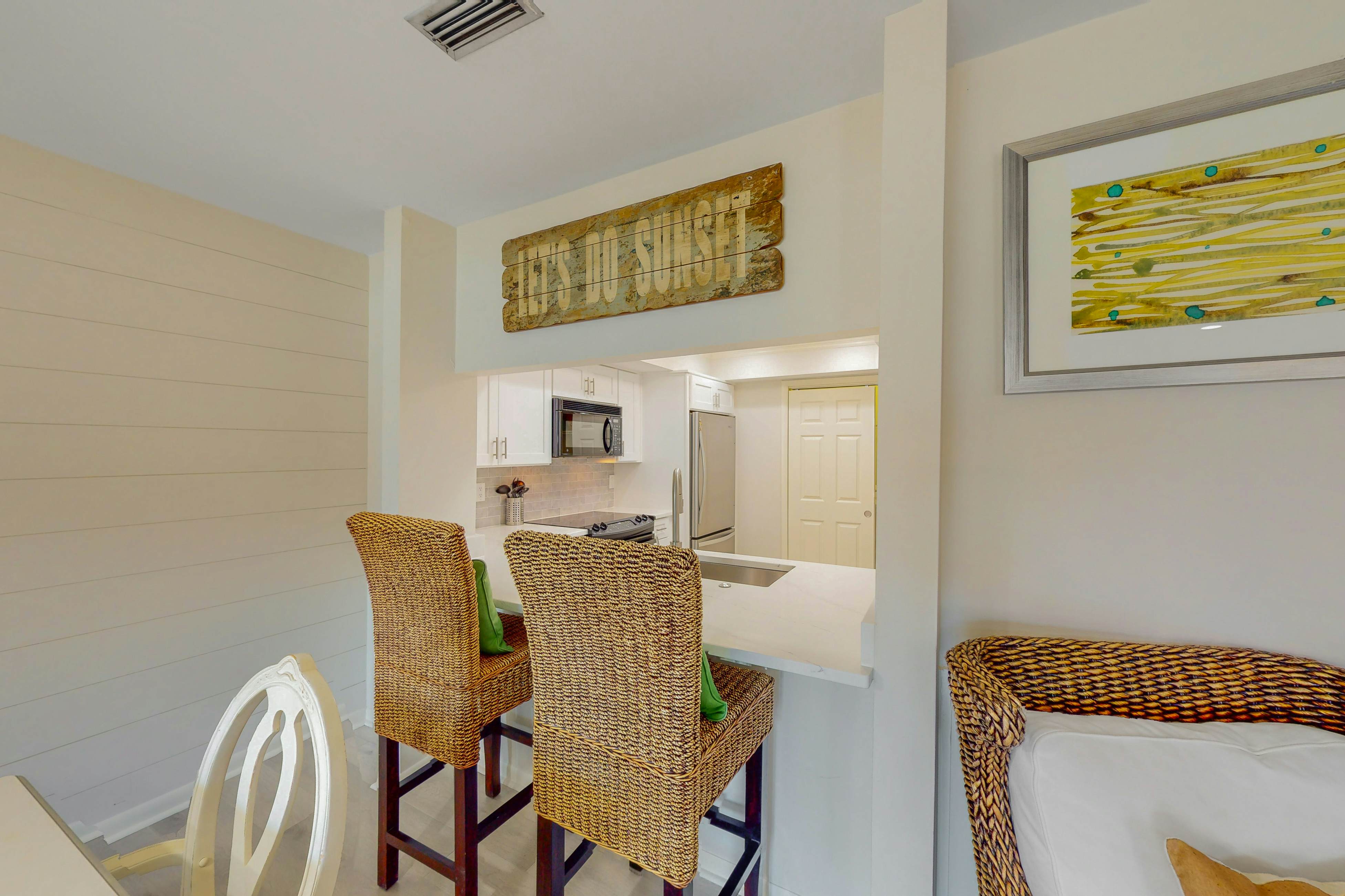 Court-Side Condo with Balcony Pool and Hot Tub