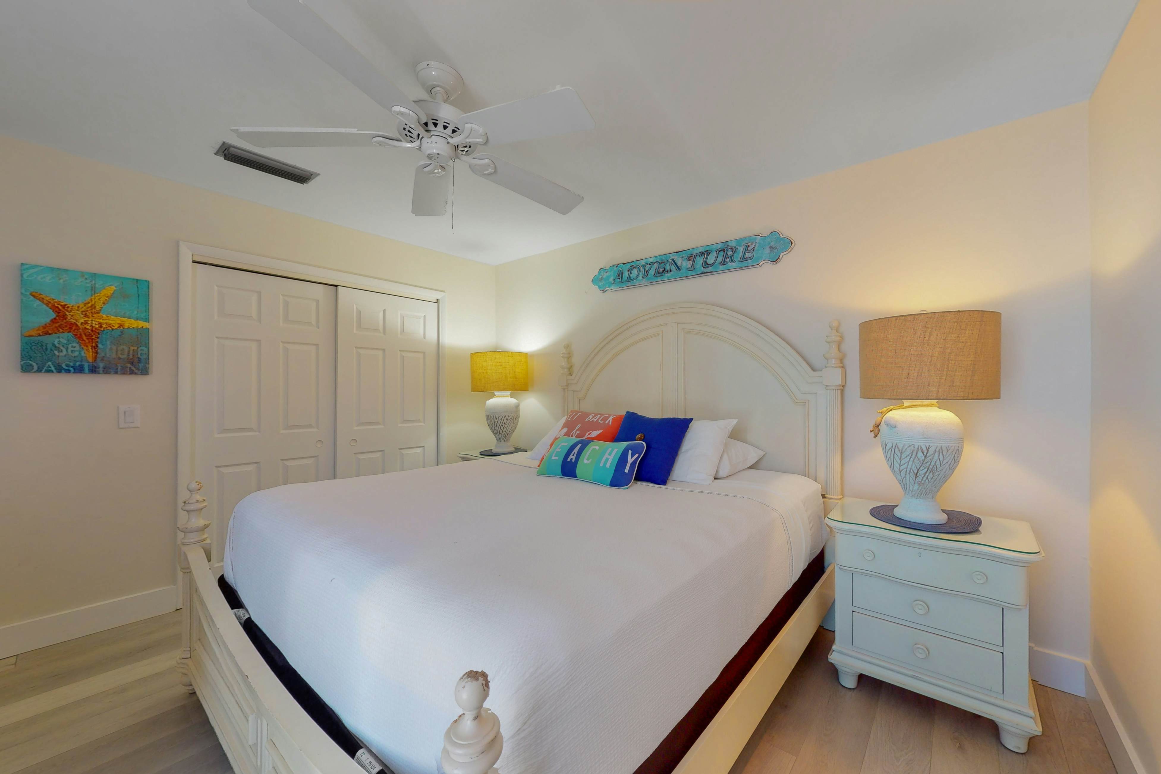 Court-Side Condo with Balcony Pool and Hot Tub