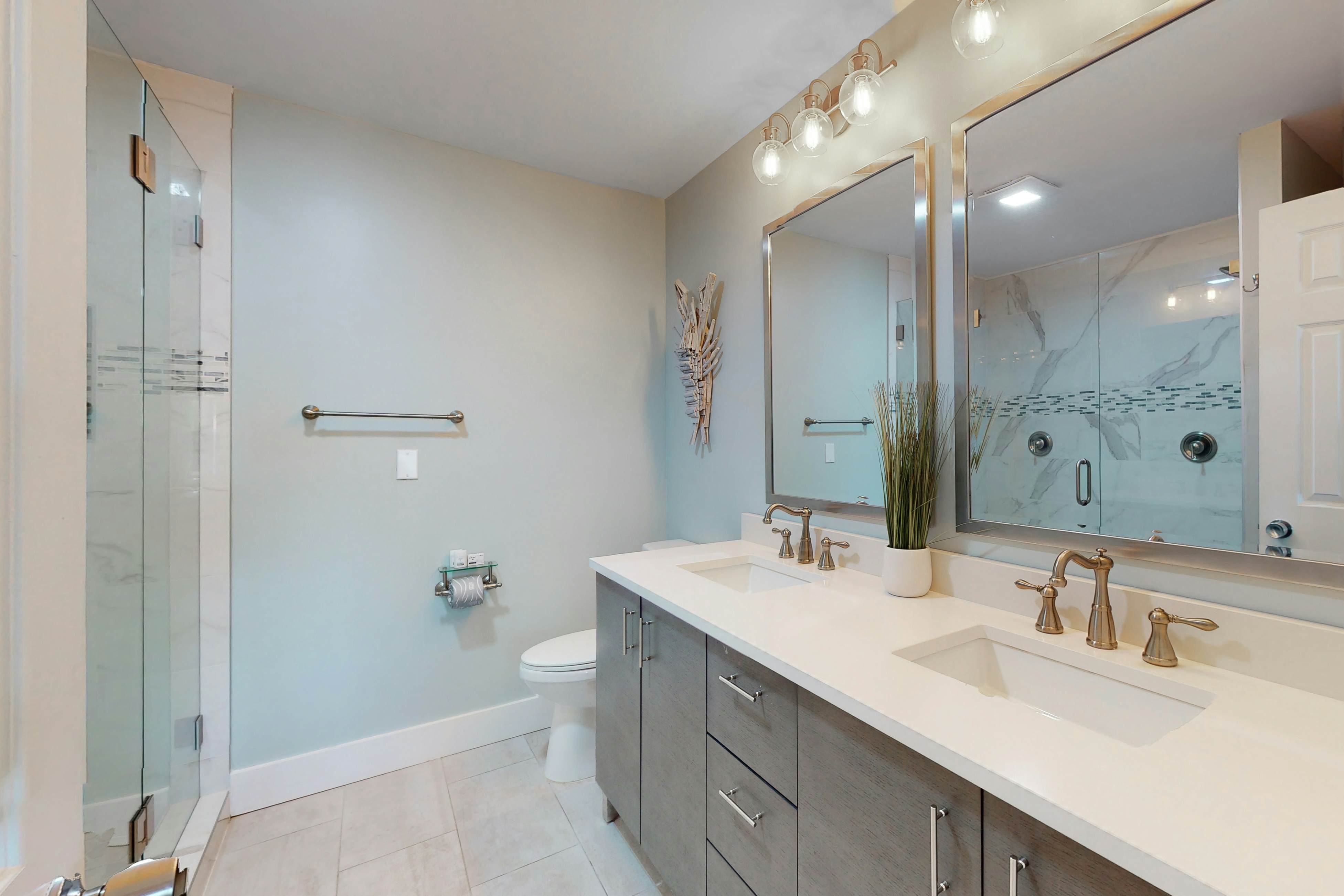 Court-Side Condo with Balcony Pool and Hot Tub