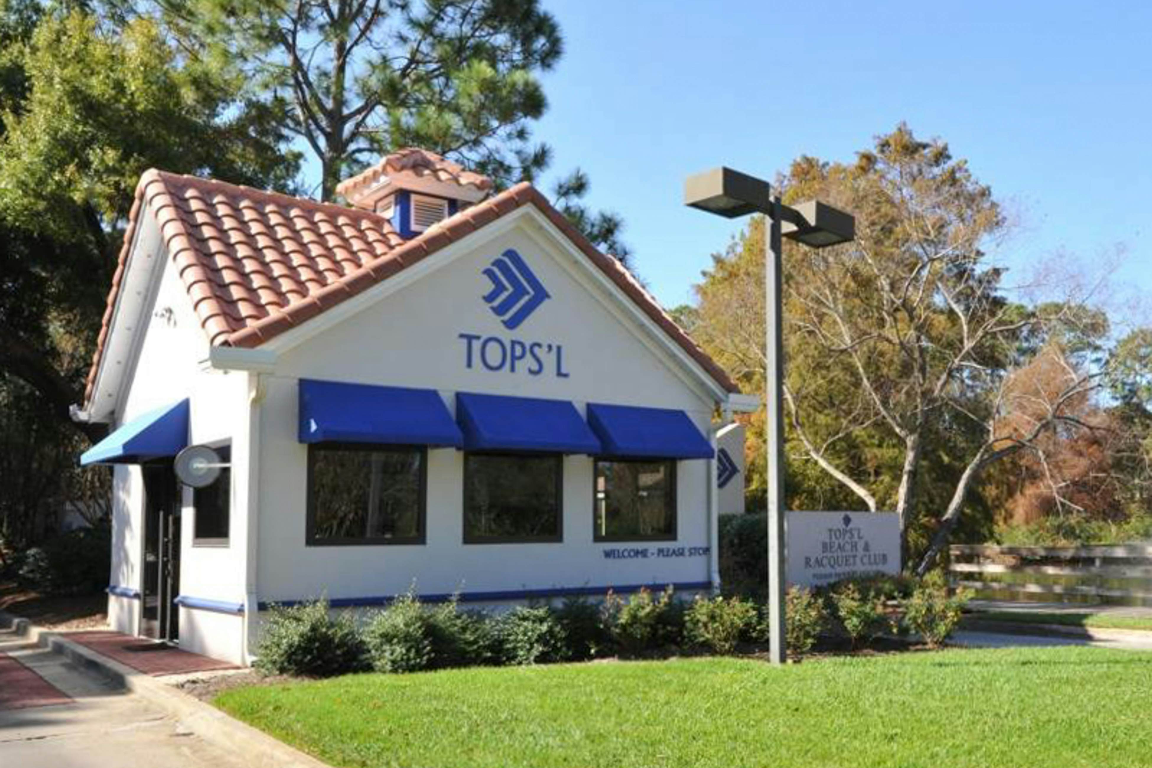 Court-Side Condo with Balcony Pool and Hot Tub