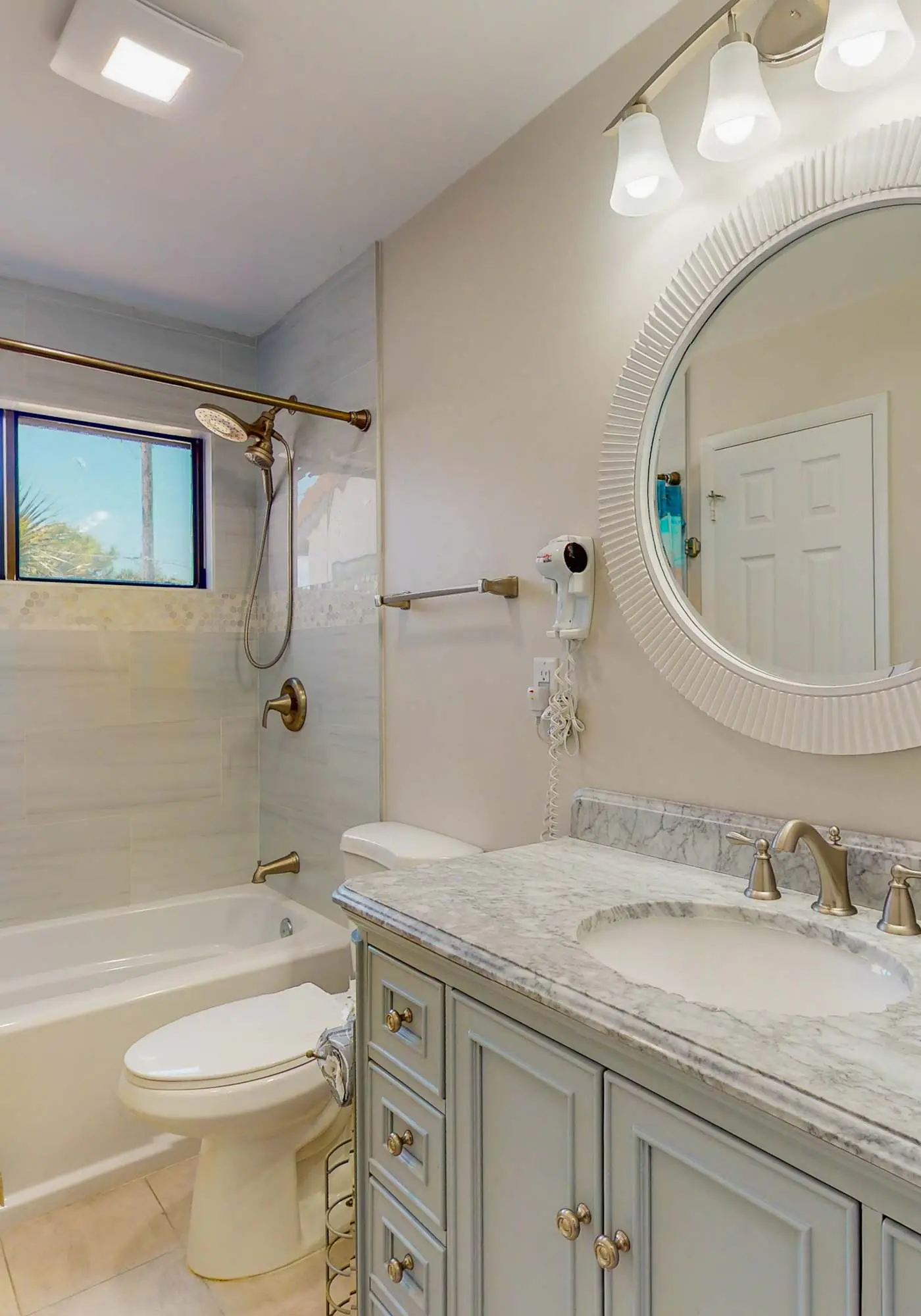 Exclusive 2BR tennis condo with beach access