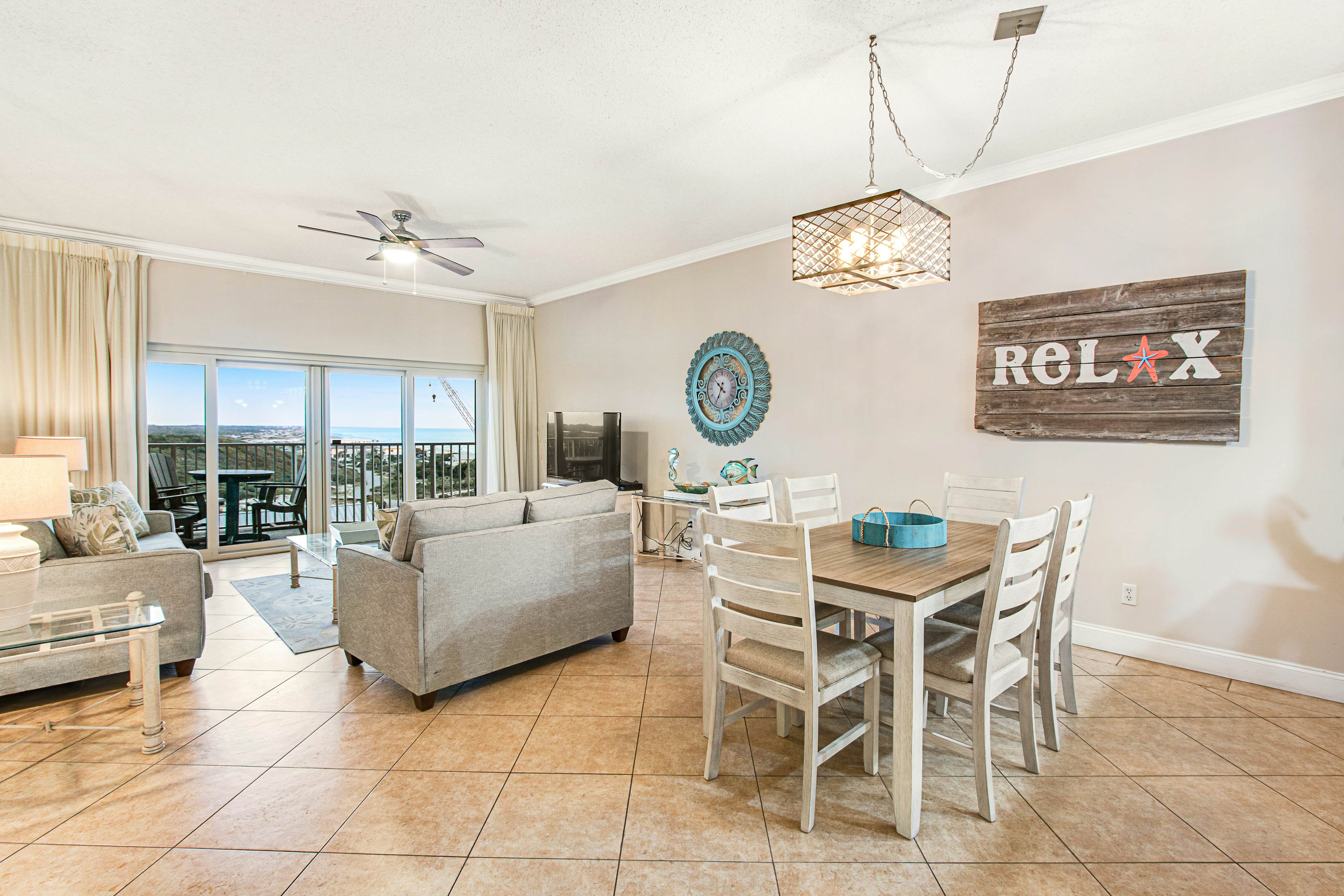 Beachfront Condo with Balcony Pool and Hot Tub