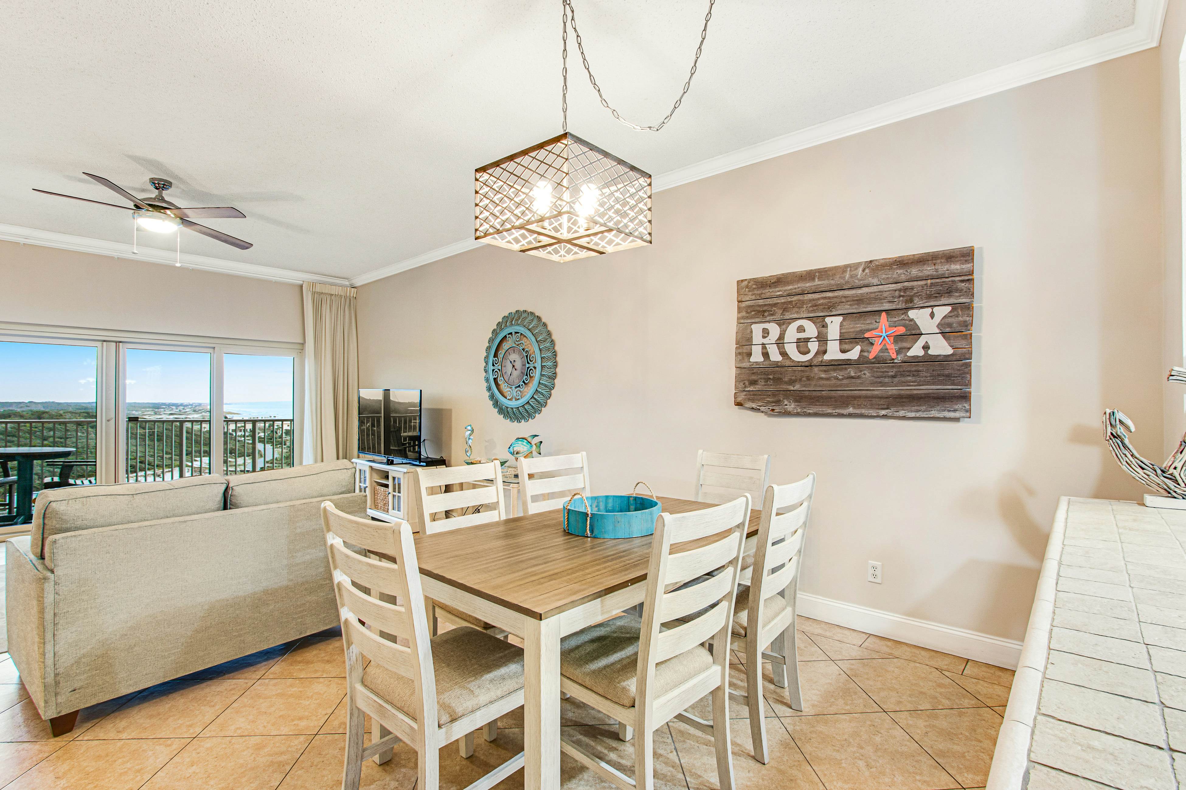 Beachfront Condo with Balcony Pool and Hot Tub