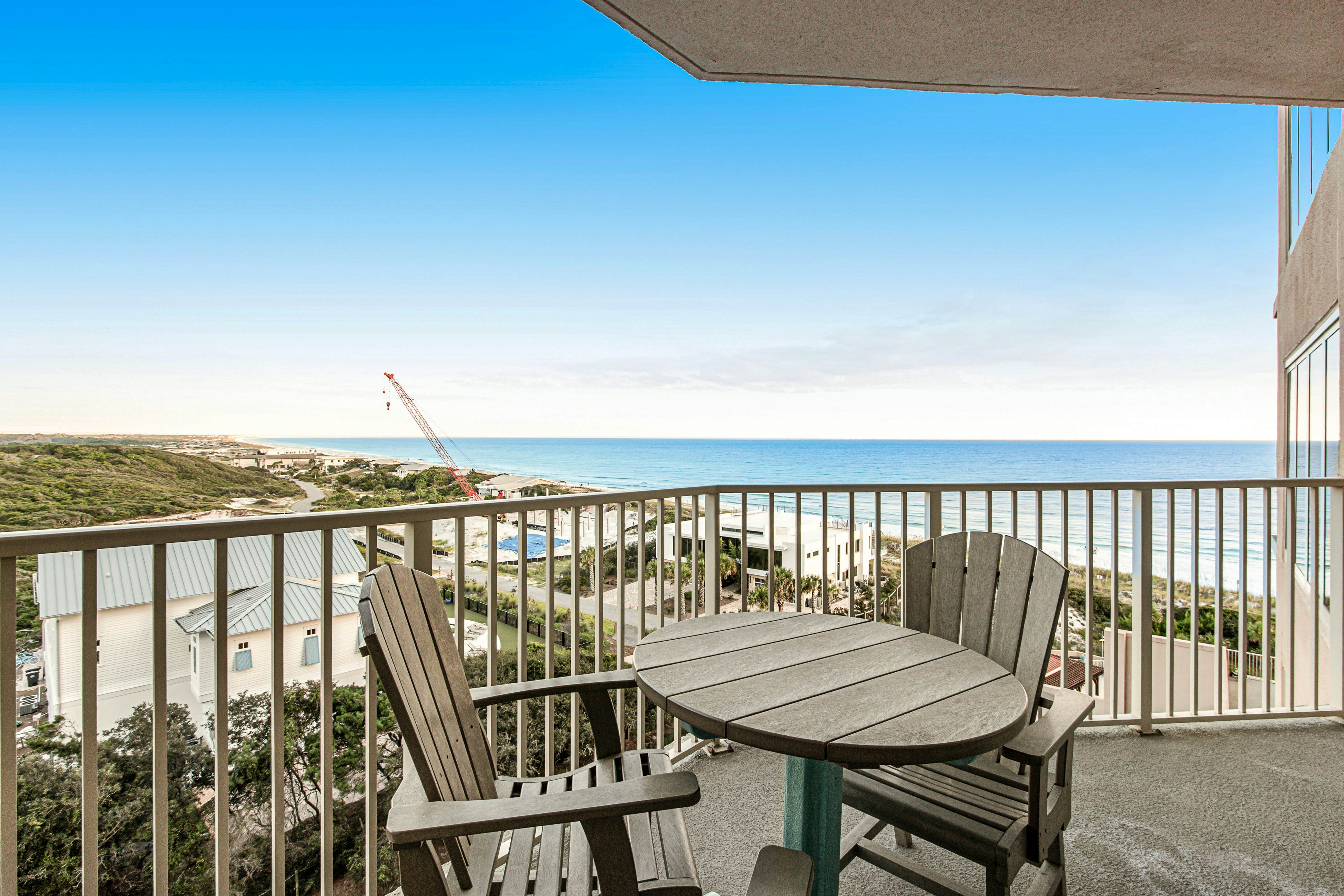 Beachfront Condo with Balcony Pool and Hot Tub