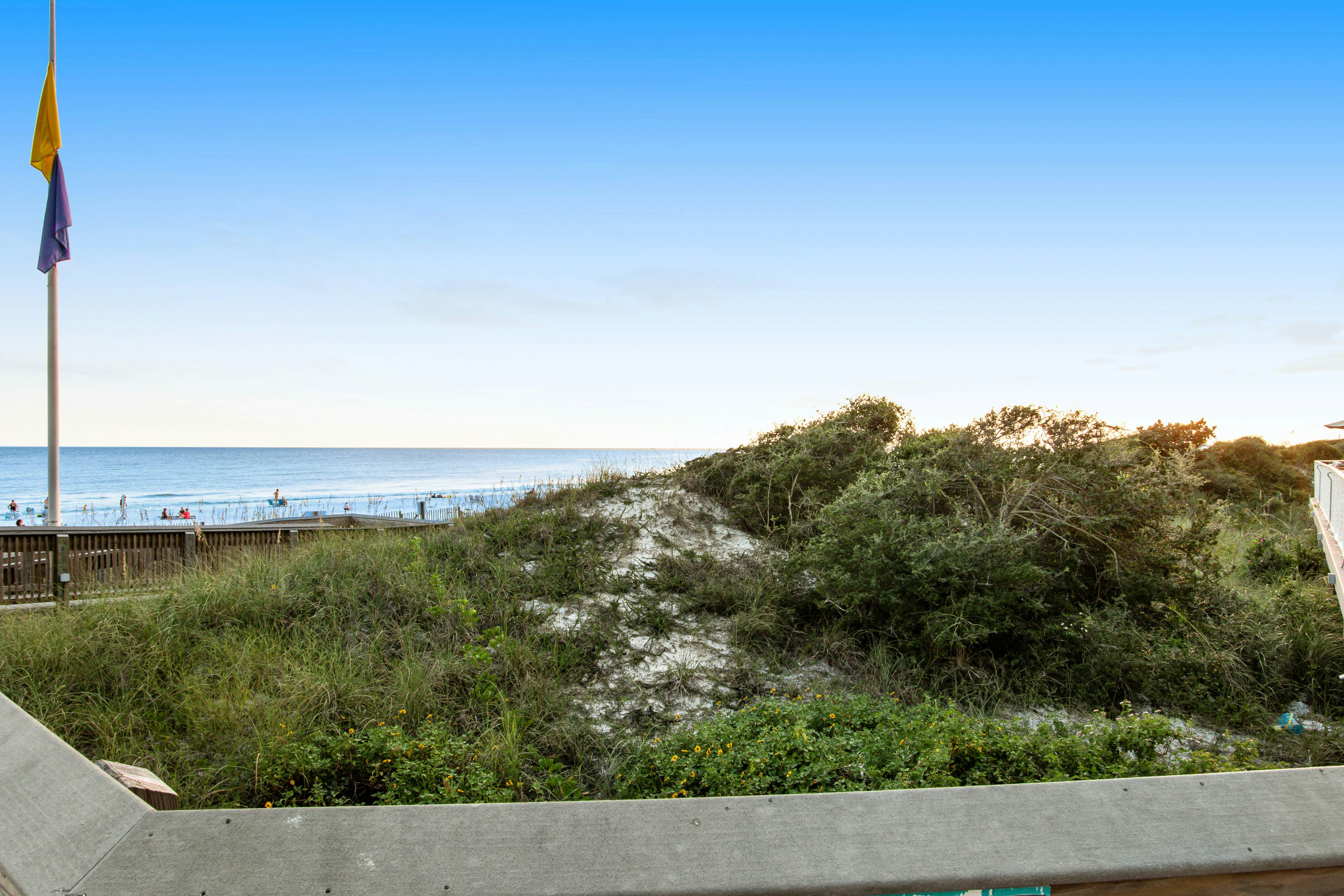 Beachfront Condo with Balcony Pool and Hot Tub