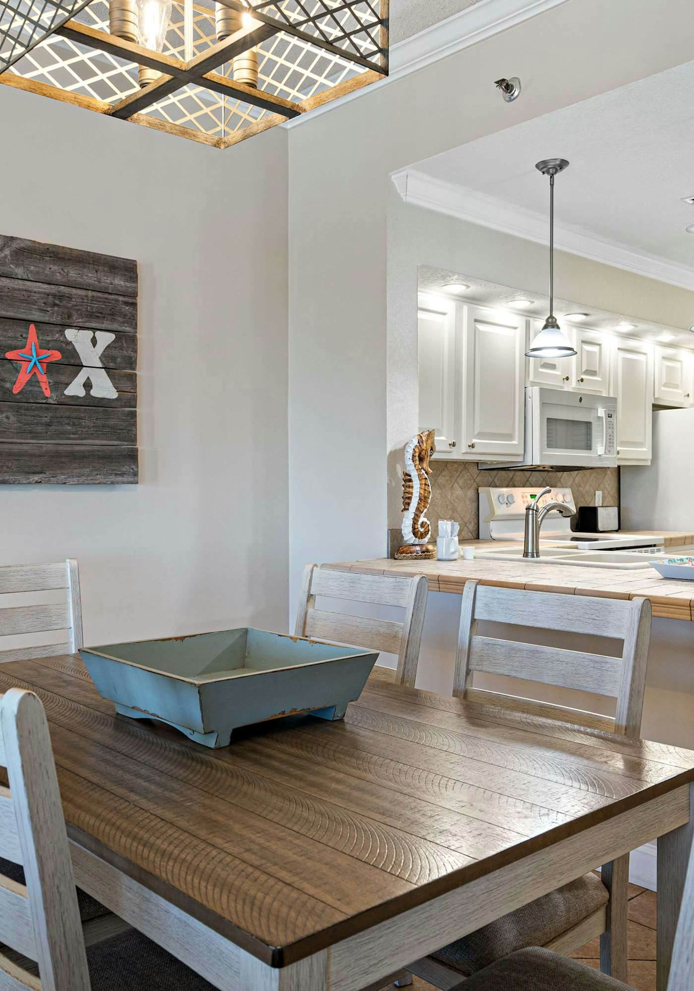 Beachfront Condo with Balcony Pool and Hot Tub