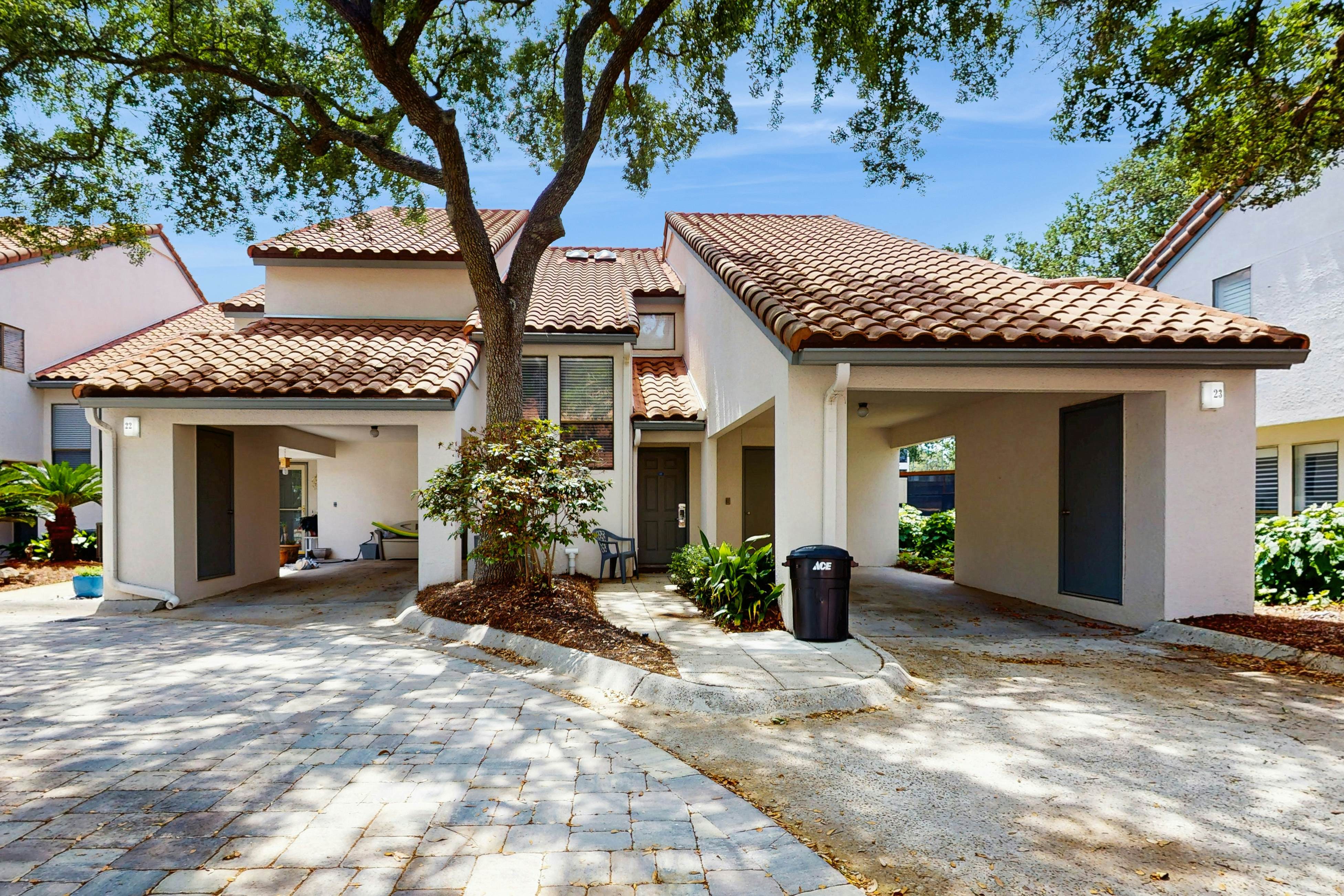 Tennis Village Condo with Pool and Hot Tub