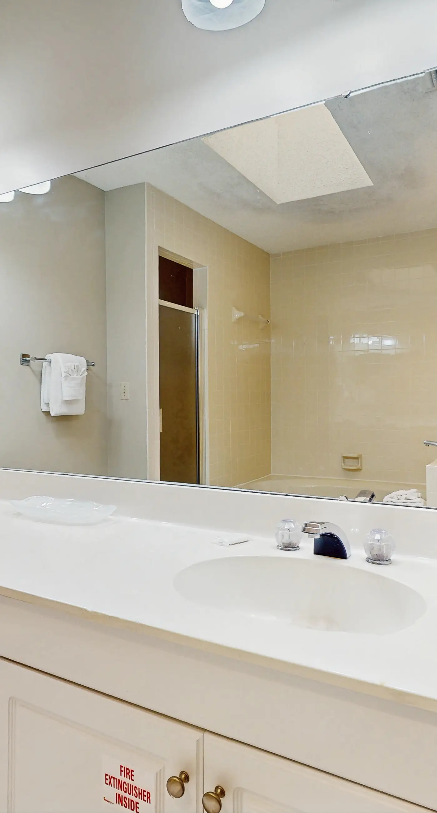 Tennis Village Condo with Pool and Hot Tub