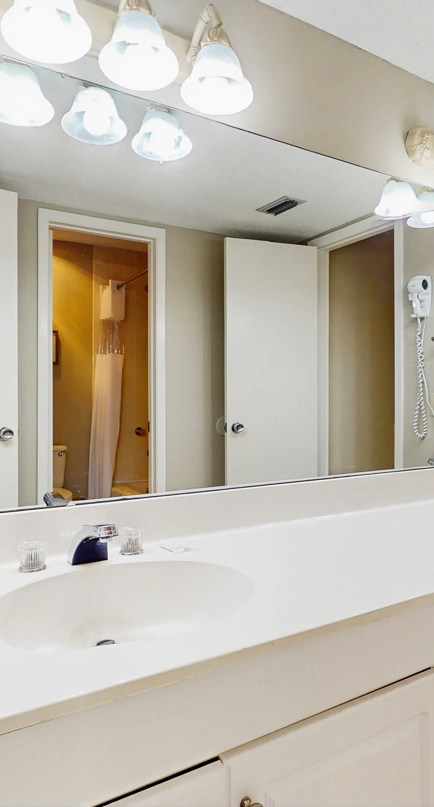 Tennis Village Condo with Pool and Hot Tub