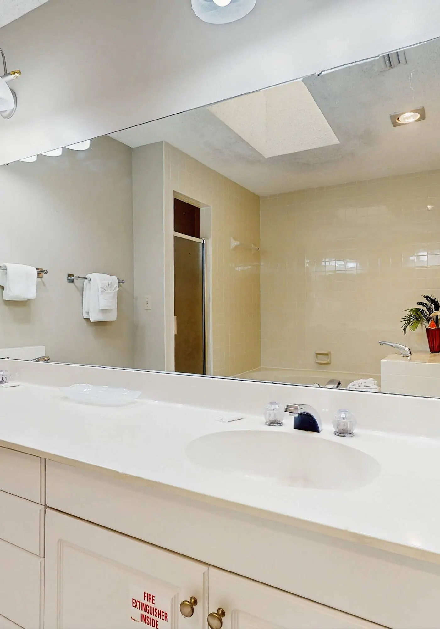 Exclusive Beach Access, Pool & Tennis Courts