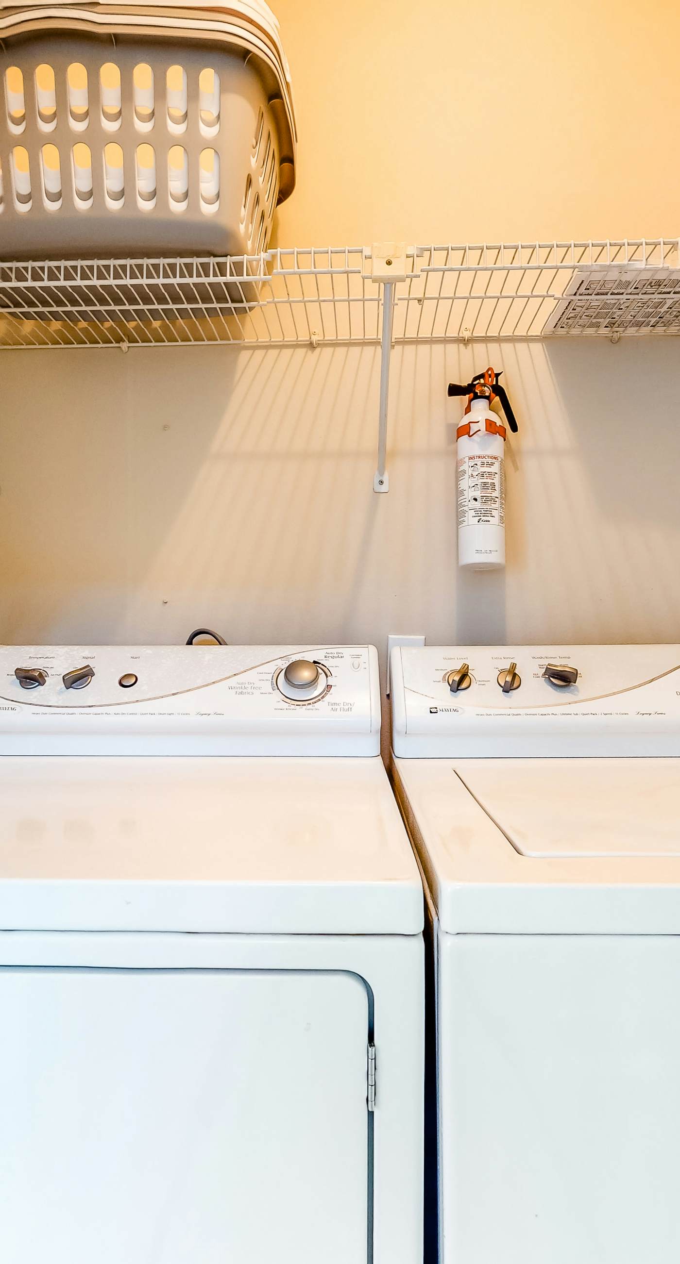 Bright Resort Condo with Pools Hot Tub and Gym