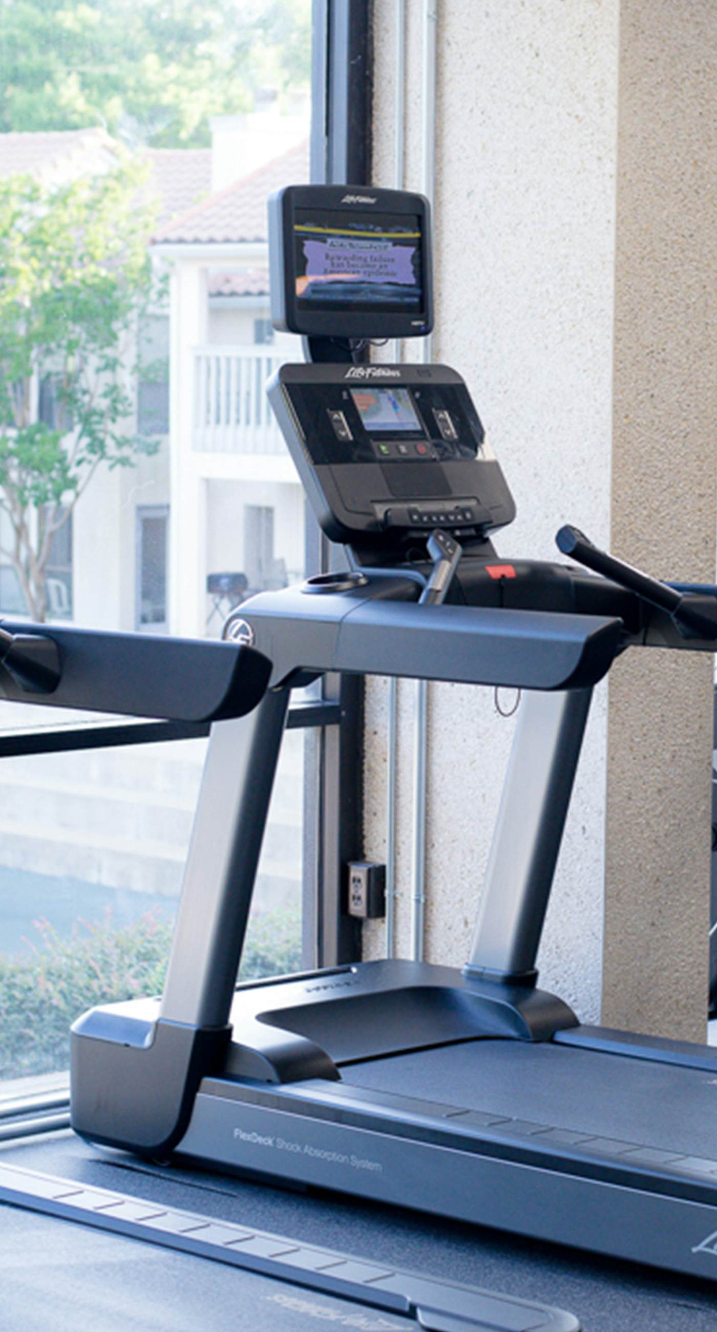 Bright Resort Condo with Pools Hot Tub and Gym