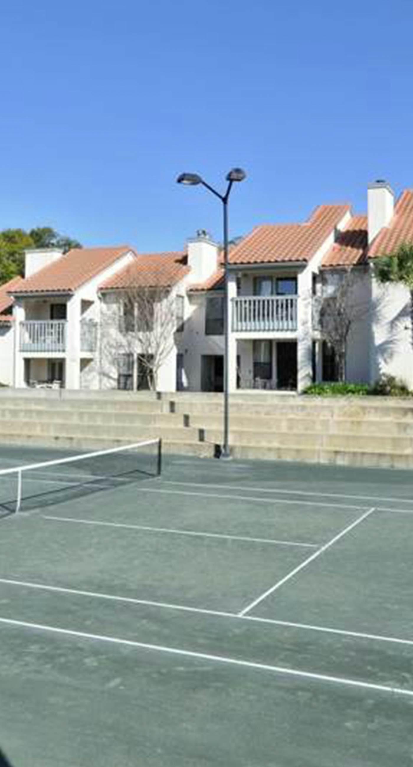 Bright Resort Condo with Pools Hot Tub and Gym