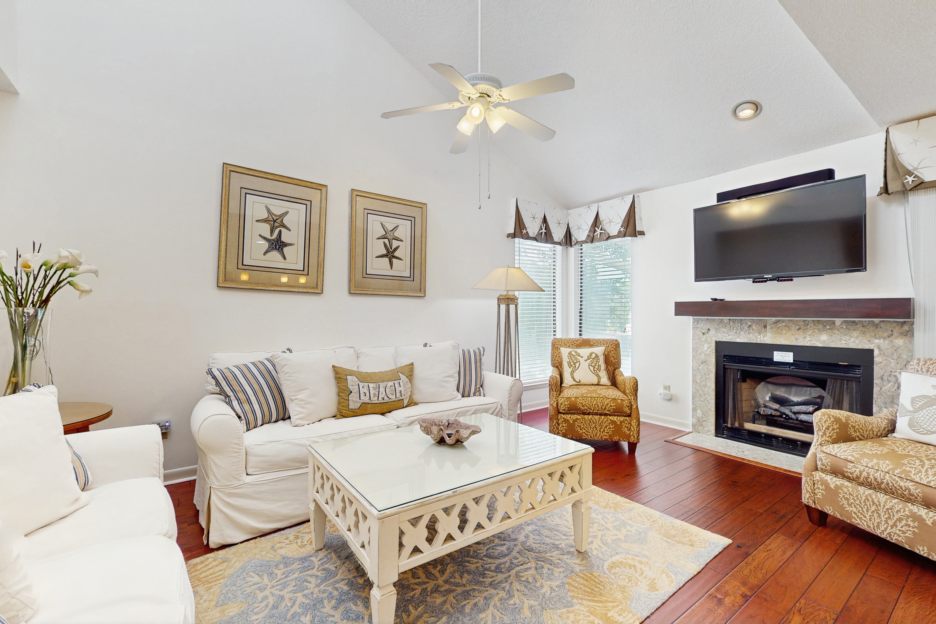 Cozy Tennis Village Condo Near Beach