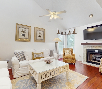 Cozy Tennis Village Condo Near Beach