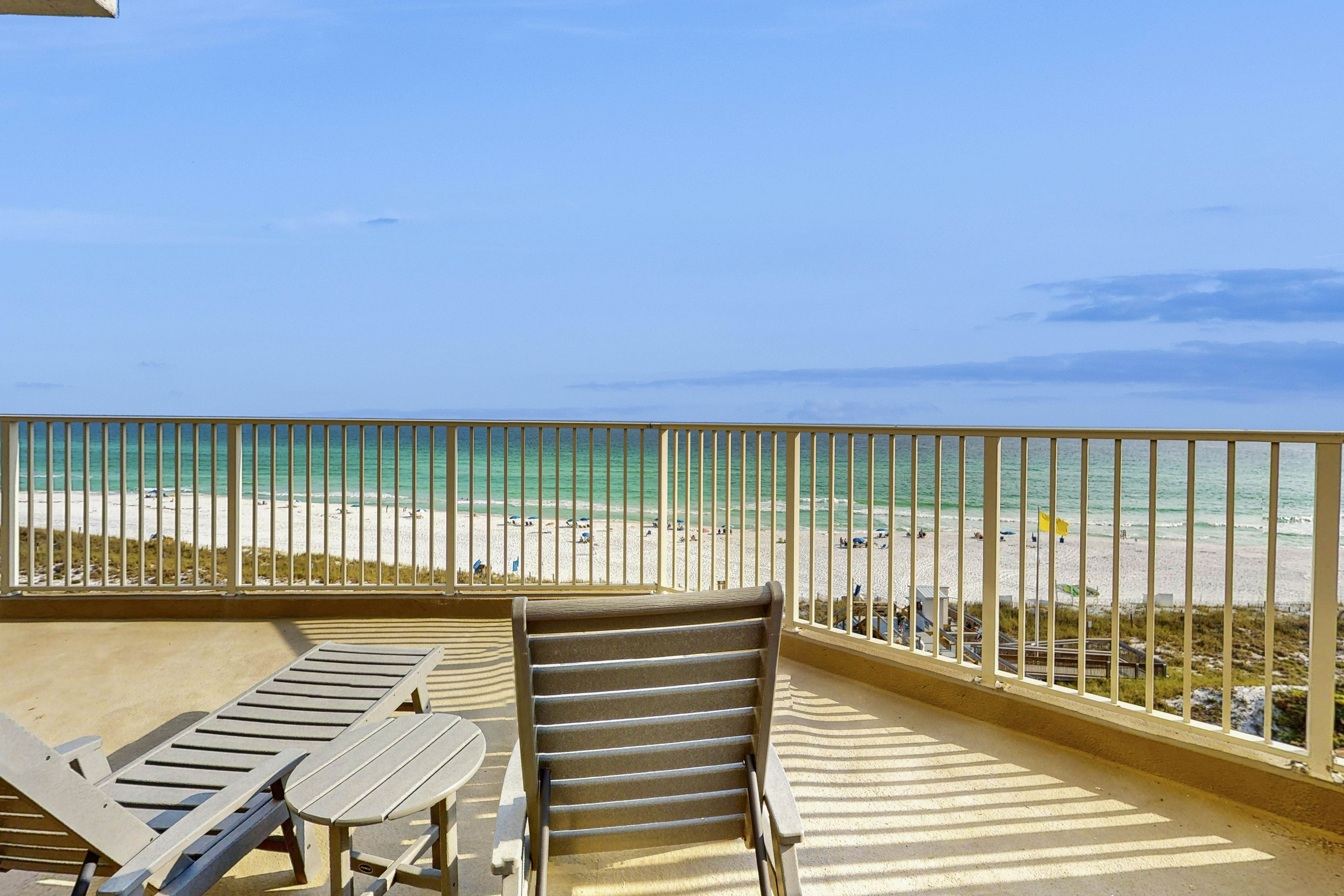 Large Beachfront Villa with Balconies and Pool